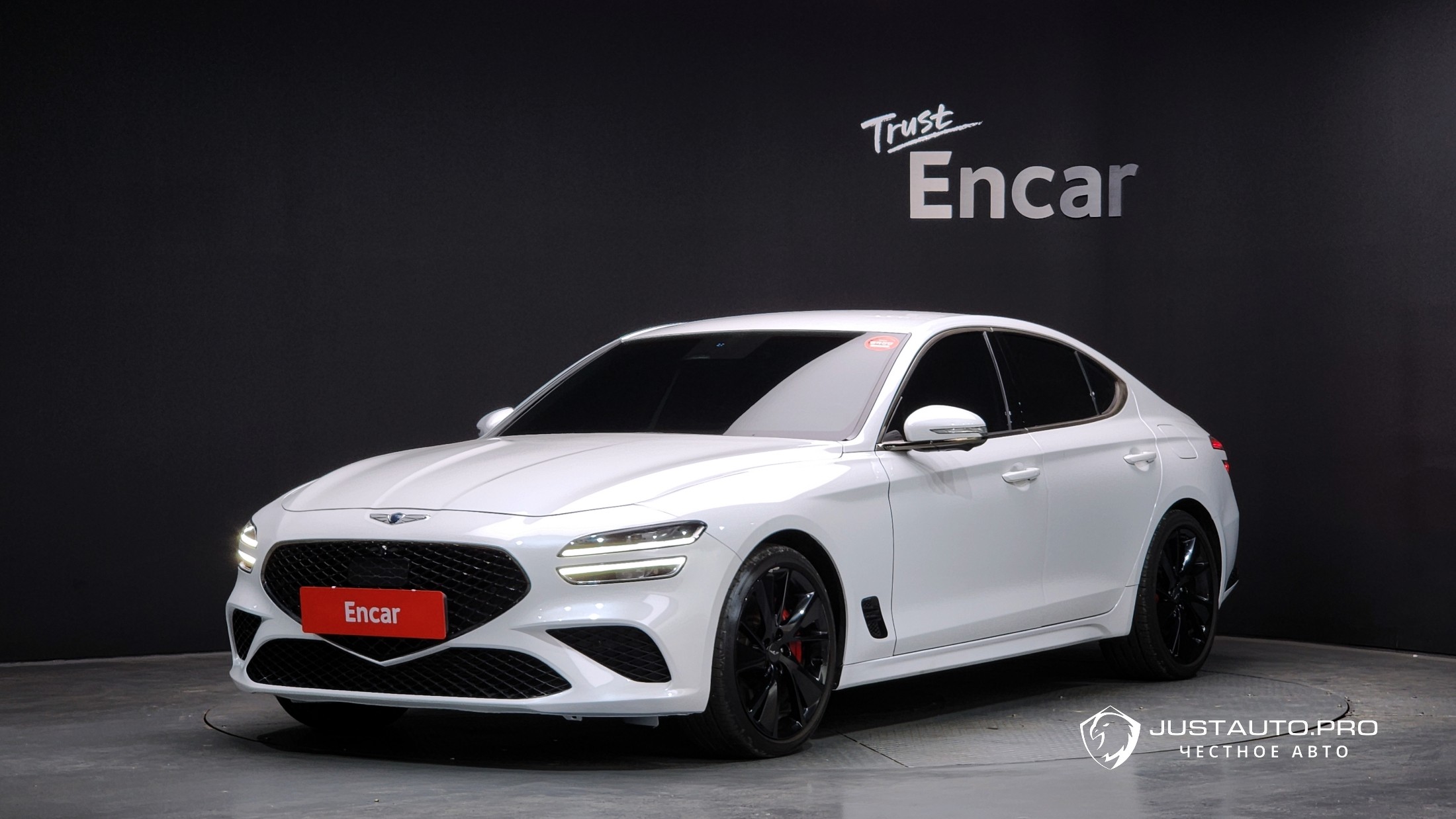 Автомобиль Genesis G70