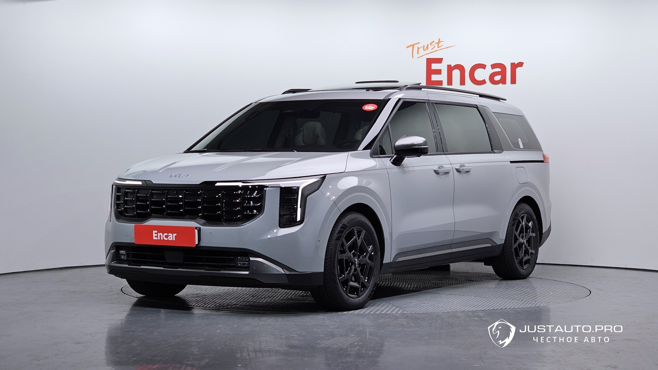 Автомобиль Kia Canival