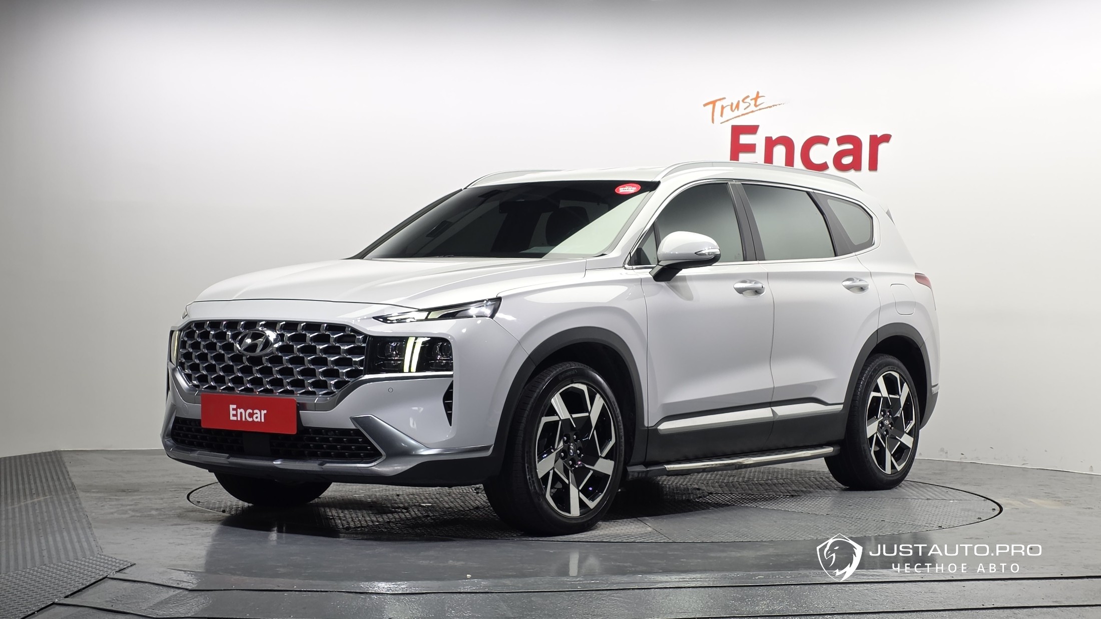 Автомобиль Hyundai Santafe