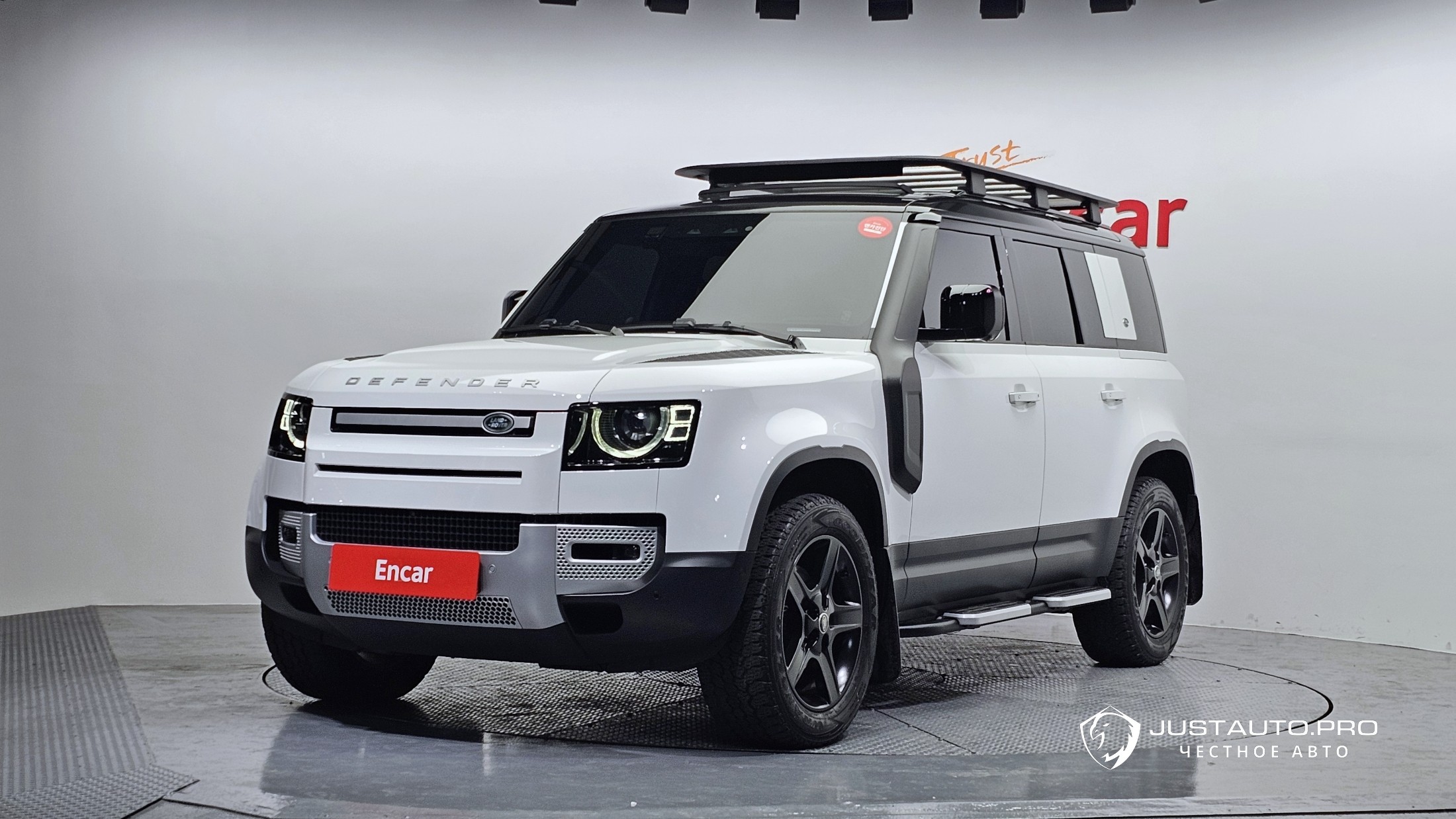 Автомобиль Land Rover Defender