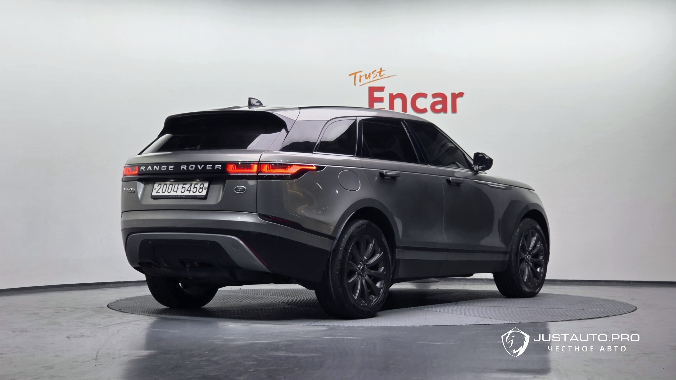 Автомобиль Land Rover Range Rover Velar