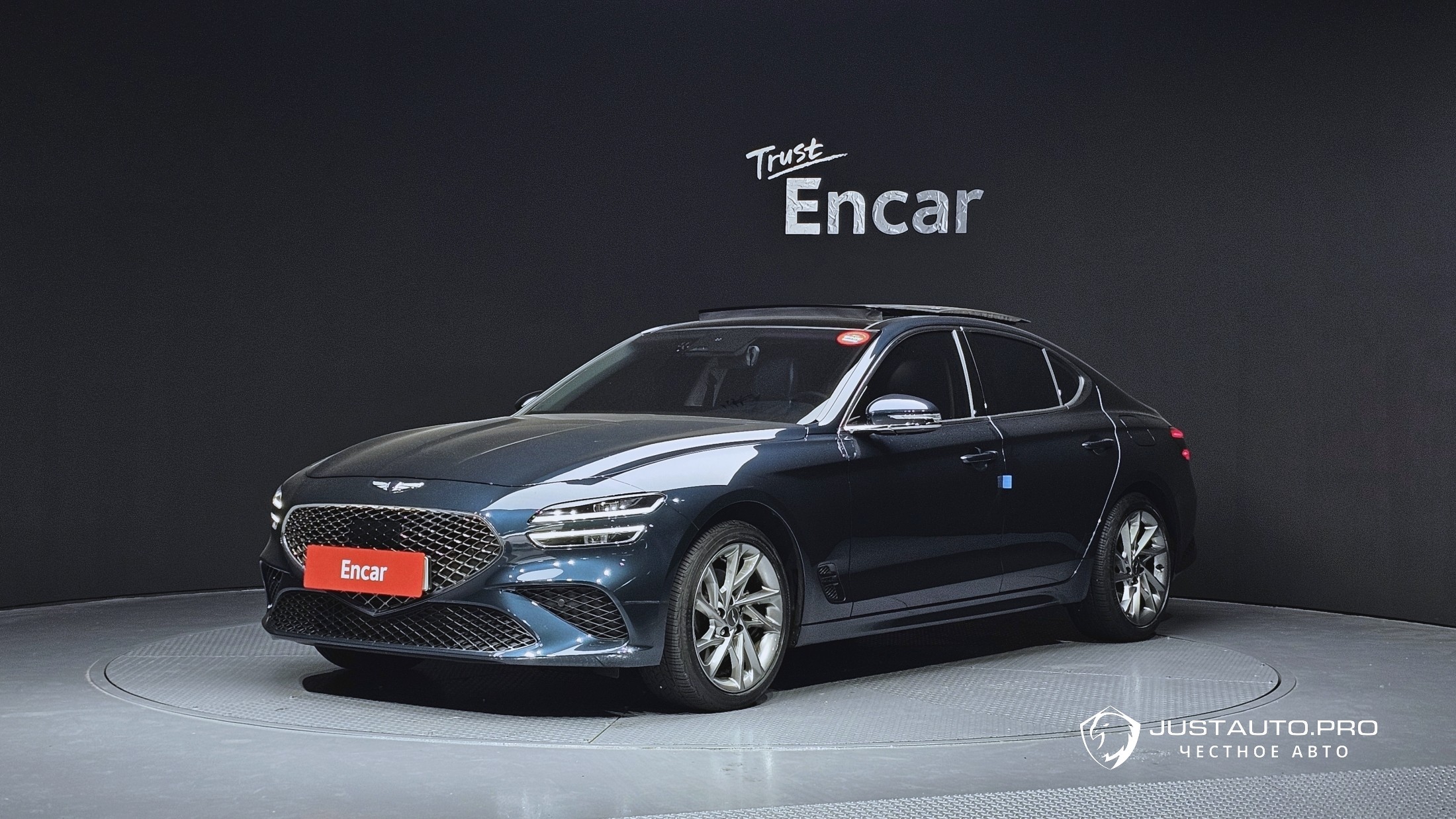 Автомобиль Genesis G70
