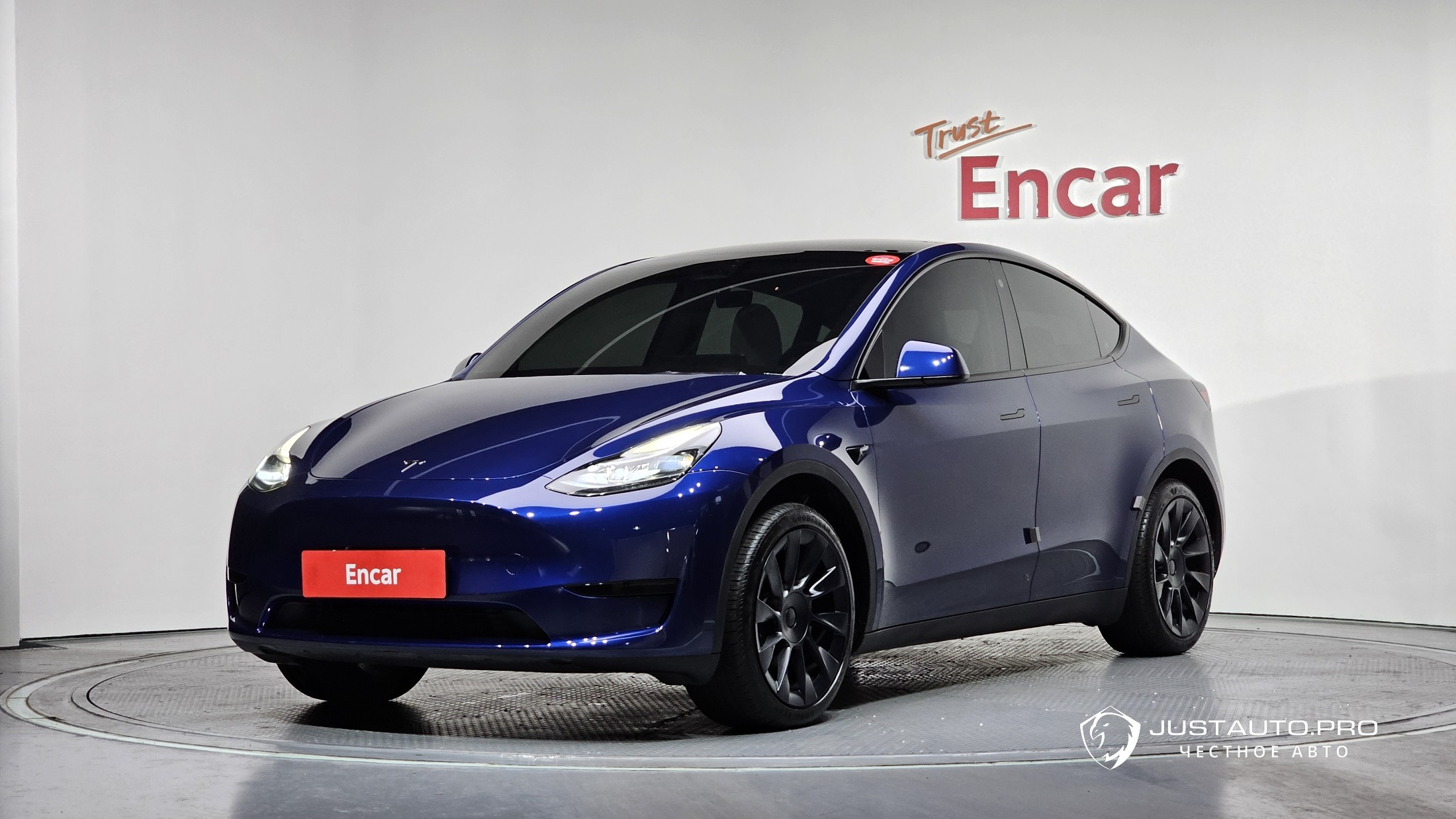 Автомобиль Tesla Model Y