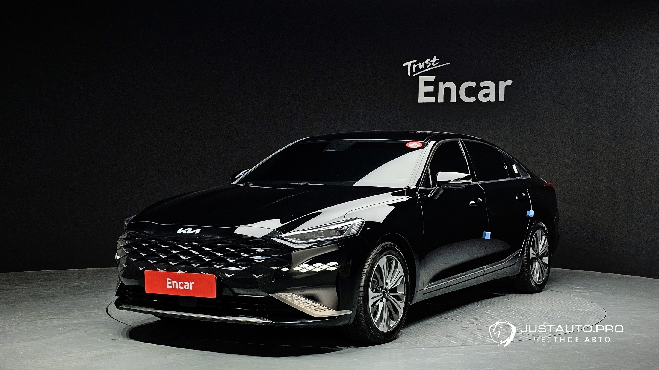 Автомобиль Kia K8