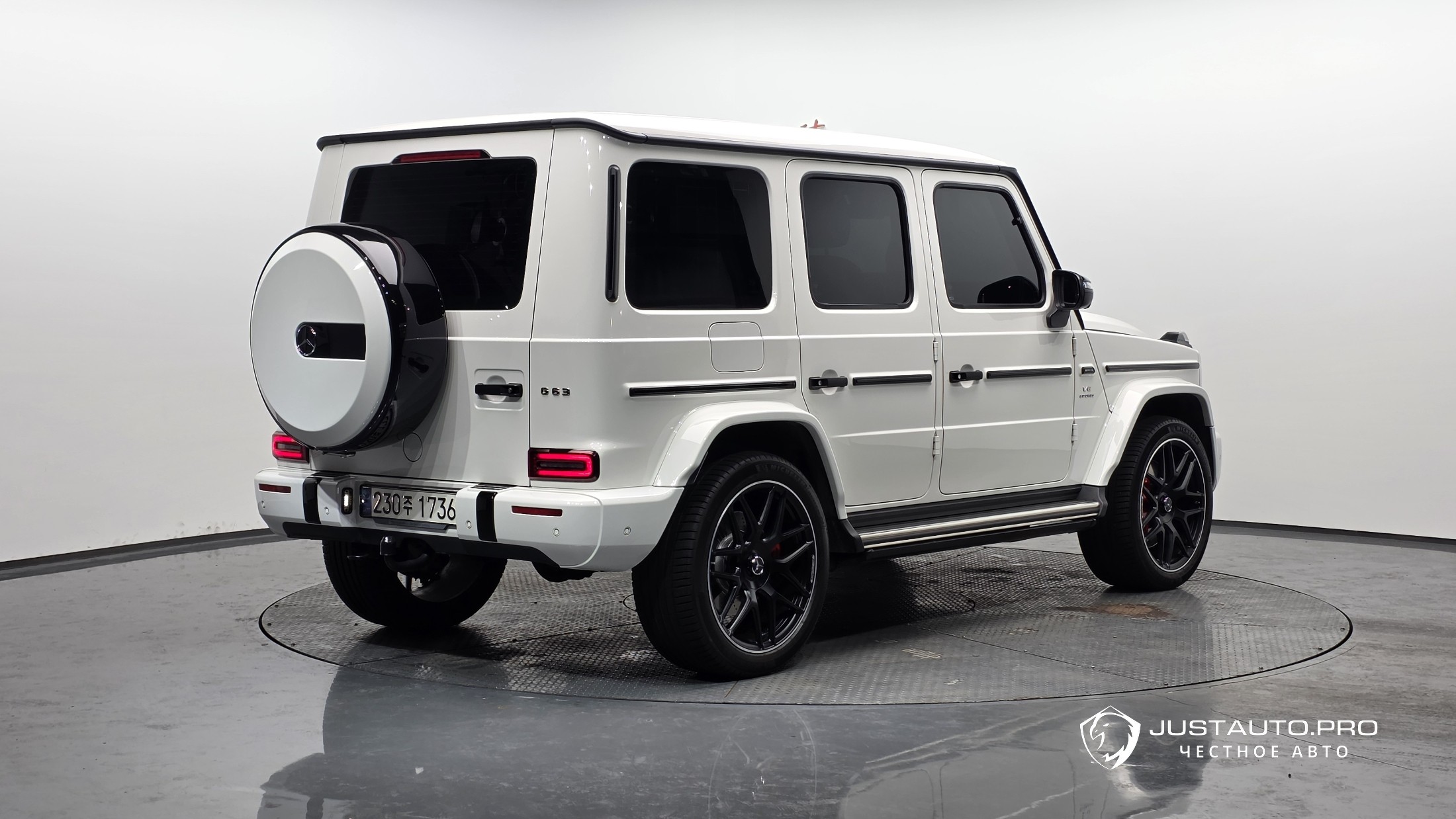 Автомобиль Mercedes-Benz G-Class