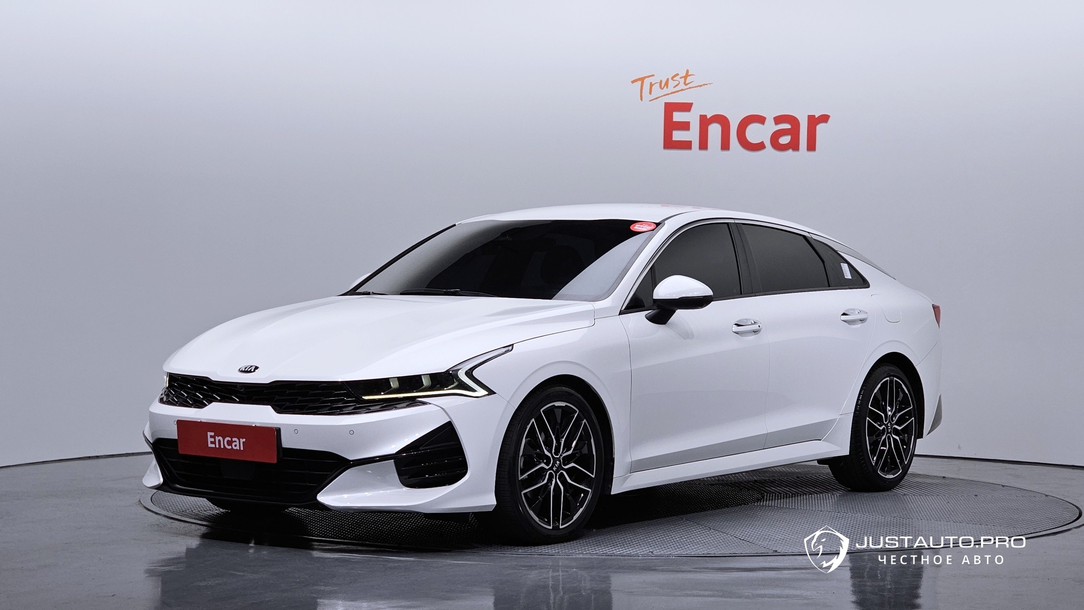 Автомобиль Kia K5