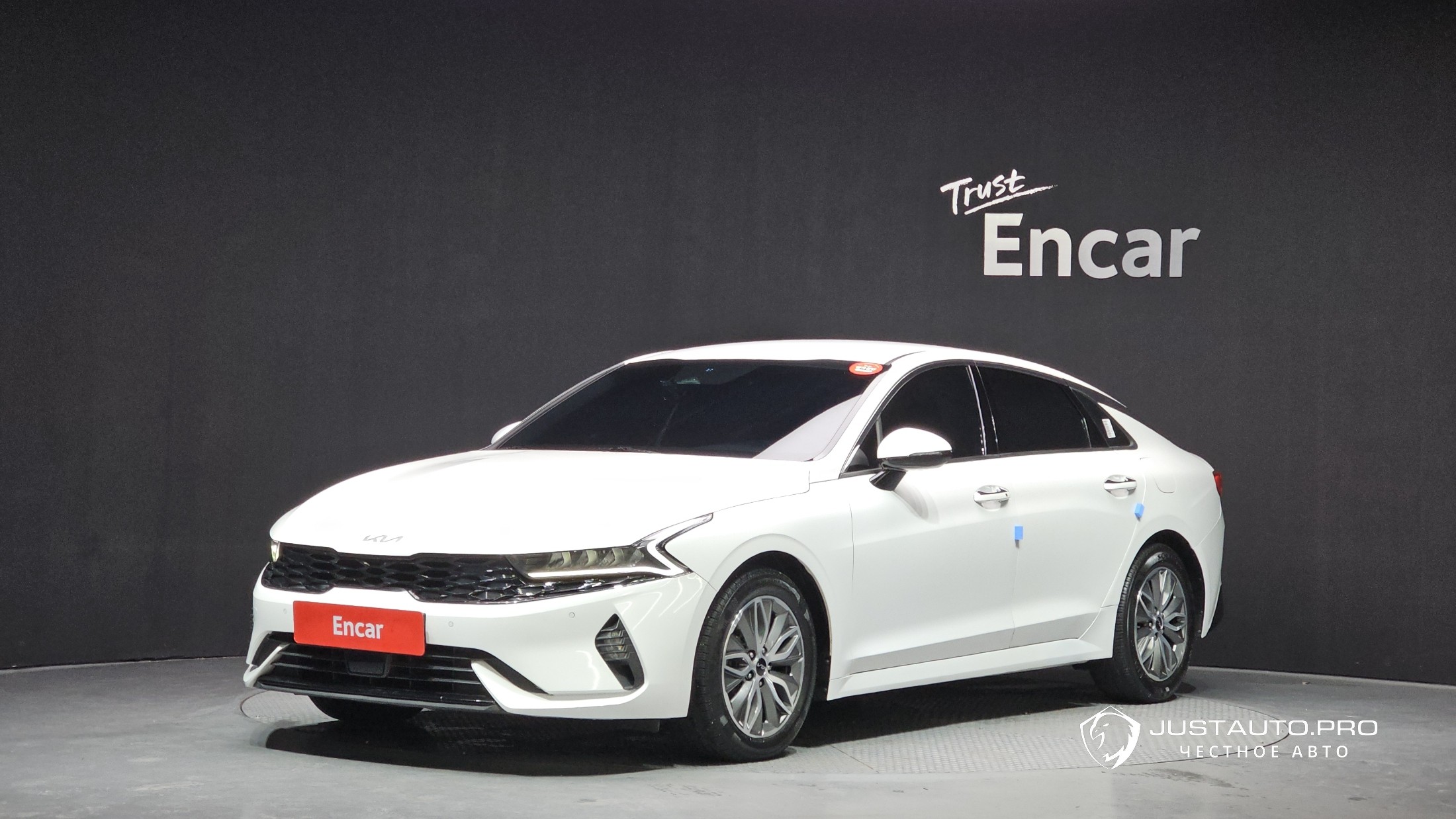 Автомобиль Kia K5