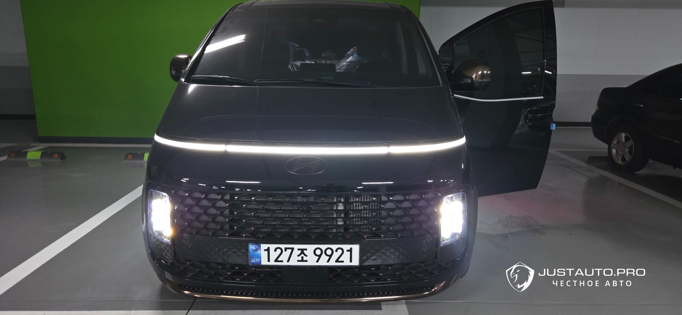 Автомобиль Hyundai Staria