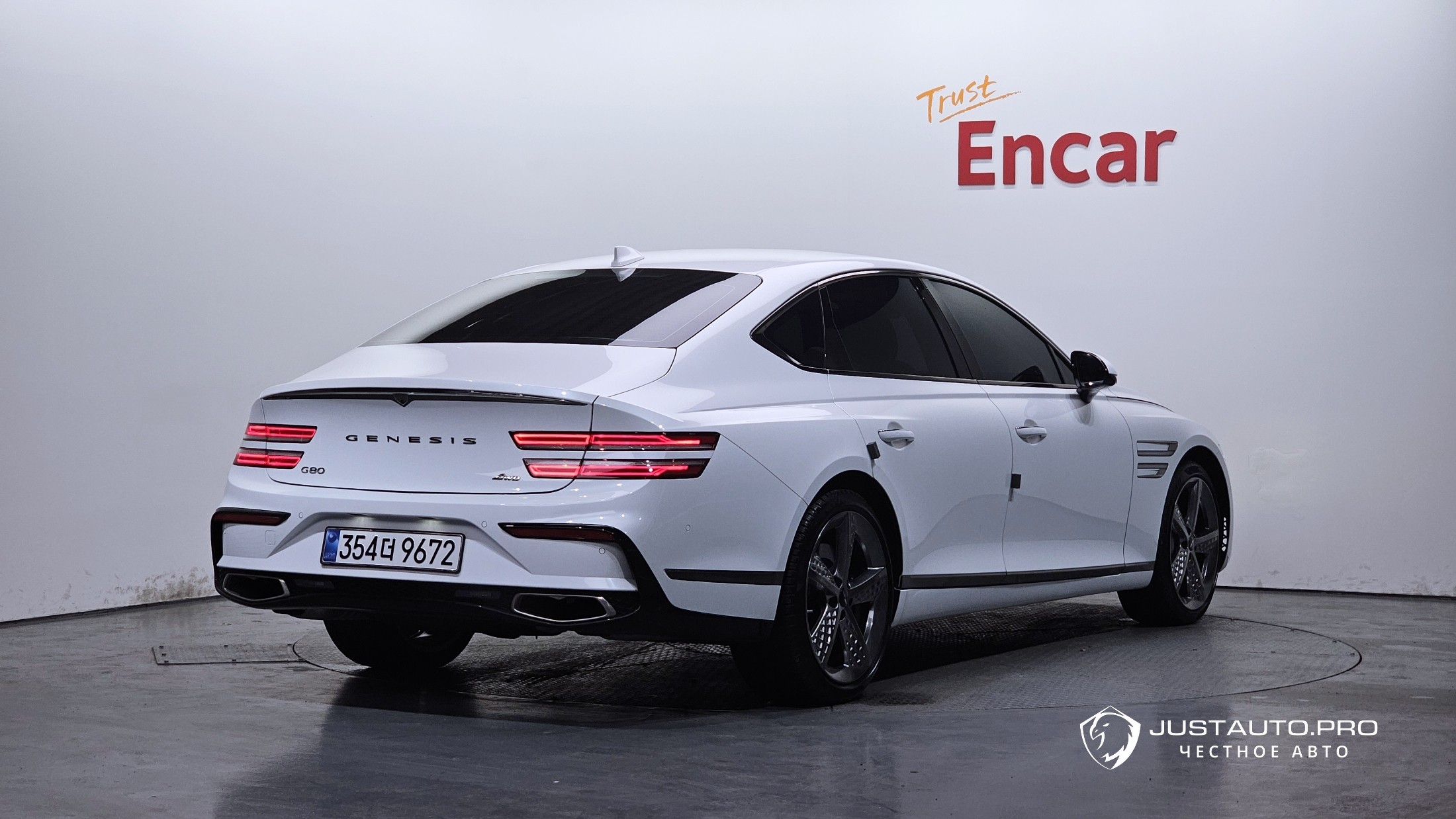 Автомобиль Genesis G80