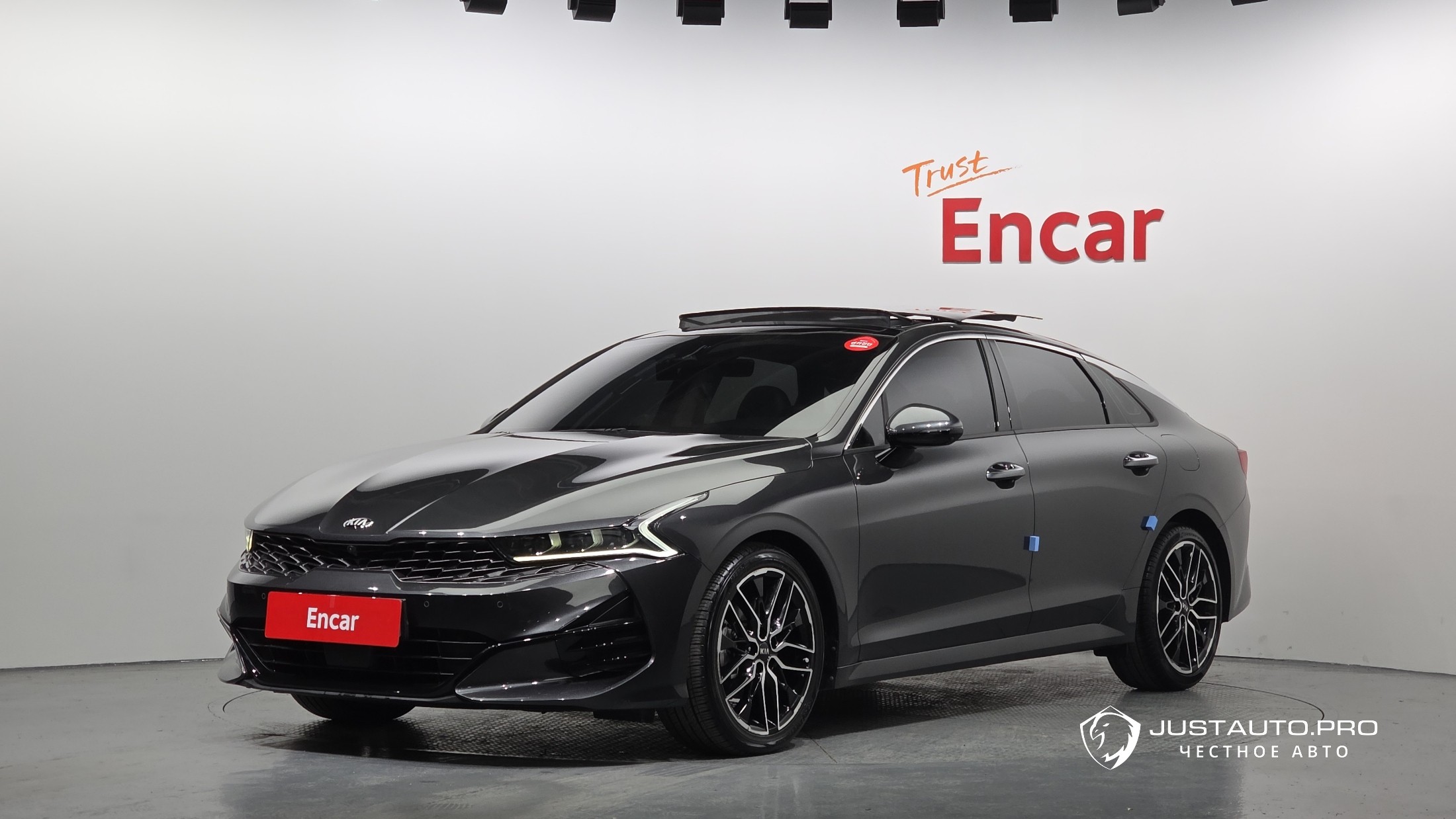 Автомобиль Kia K5