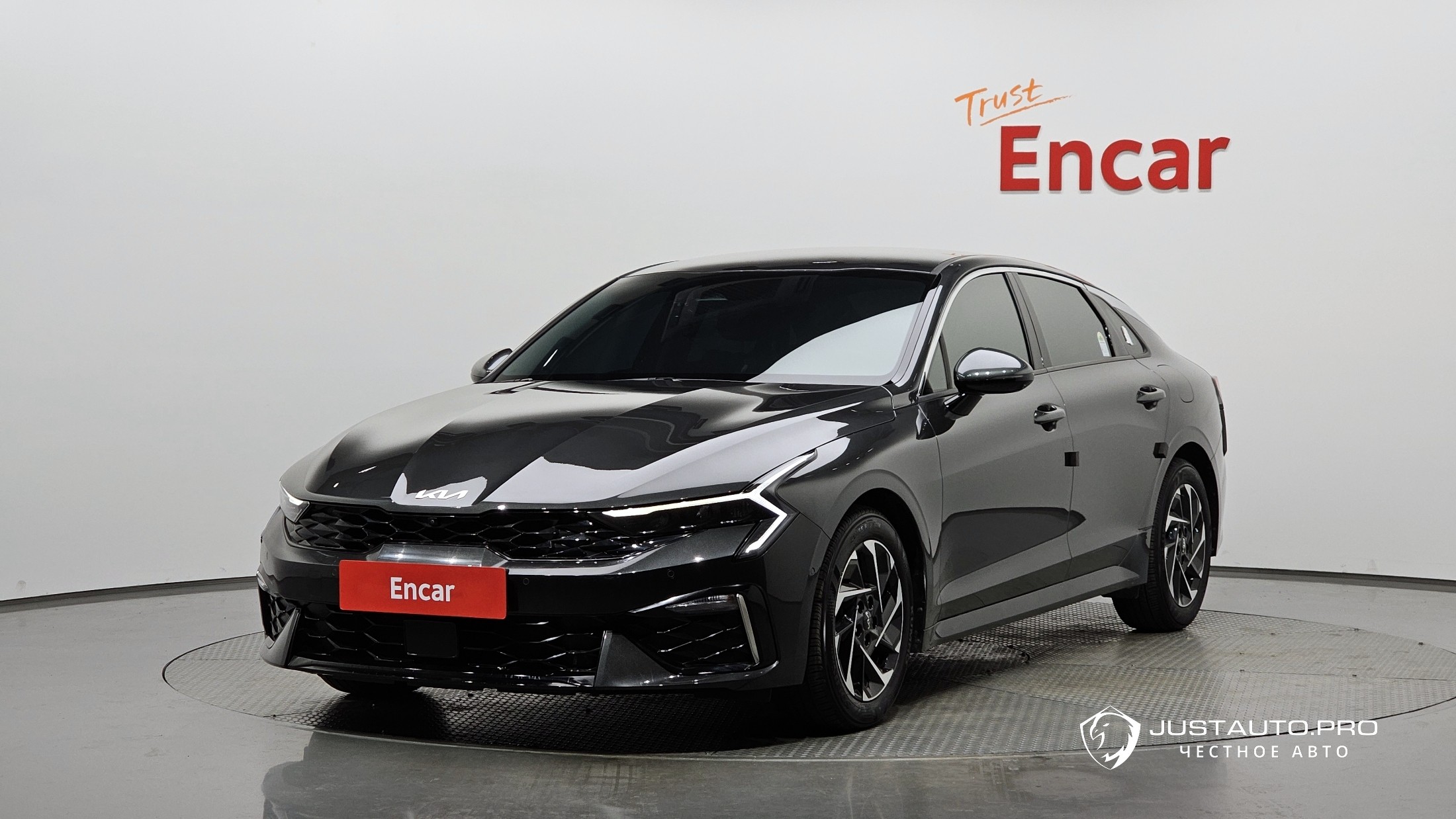 Автомобиль Kia K5