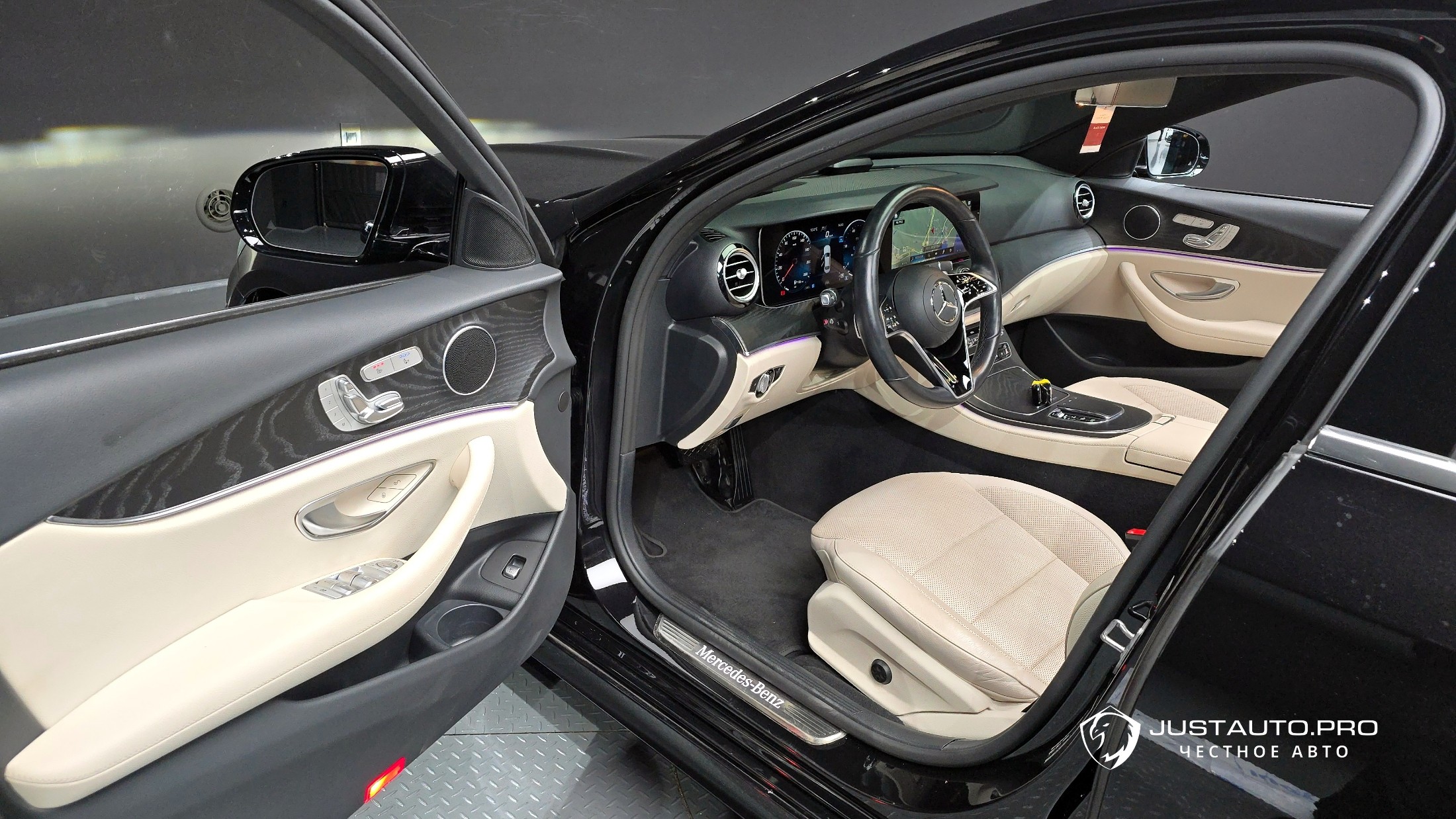 Автомобиль Mercedes-Benz E-Class