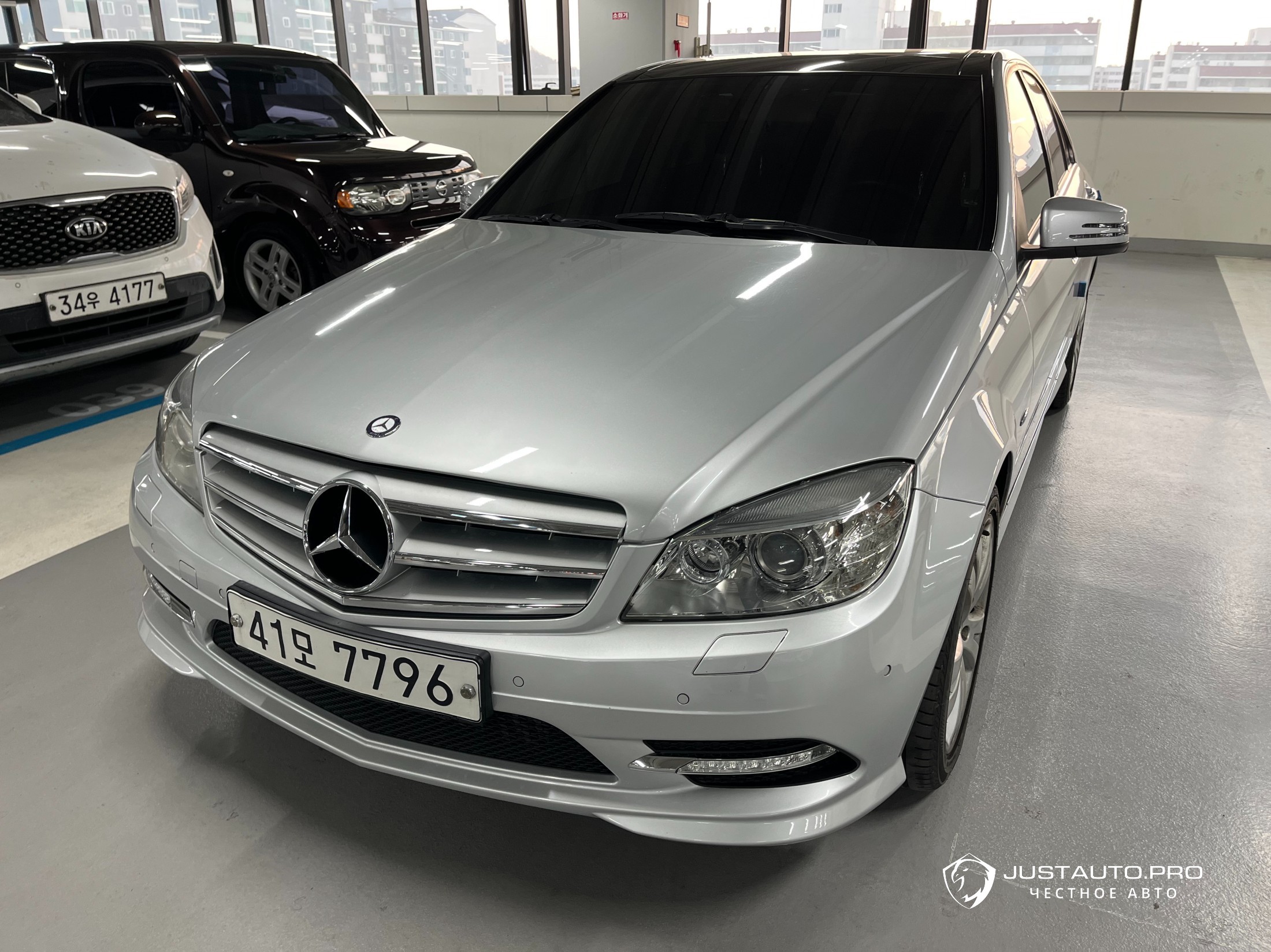 Автомобиль Mercedes-Benz C-Class