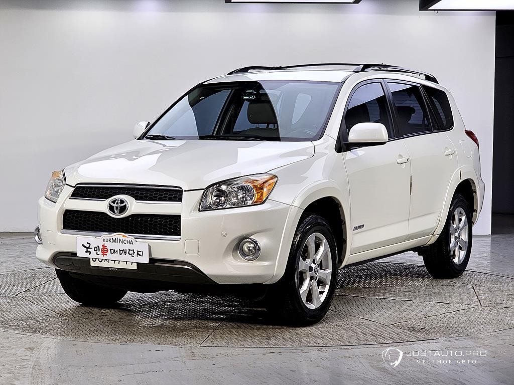 Автомобиль Toyota RAV4