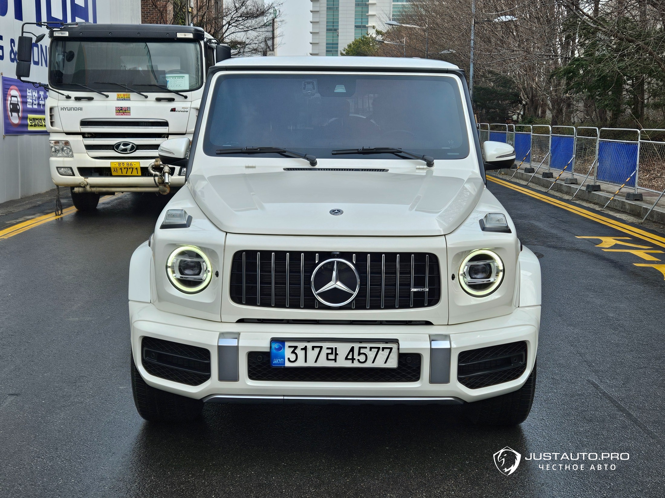 Автомобиль Mercedes-Benz G-Class