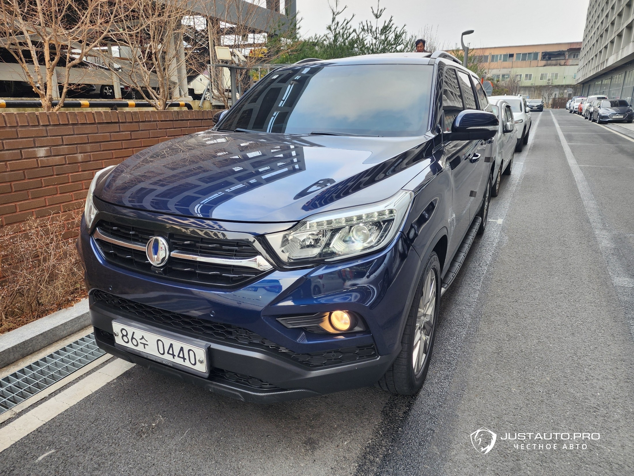 Автомобиль KG_Mobility_Ssangyong Rexton