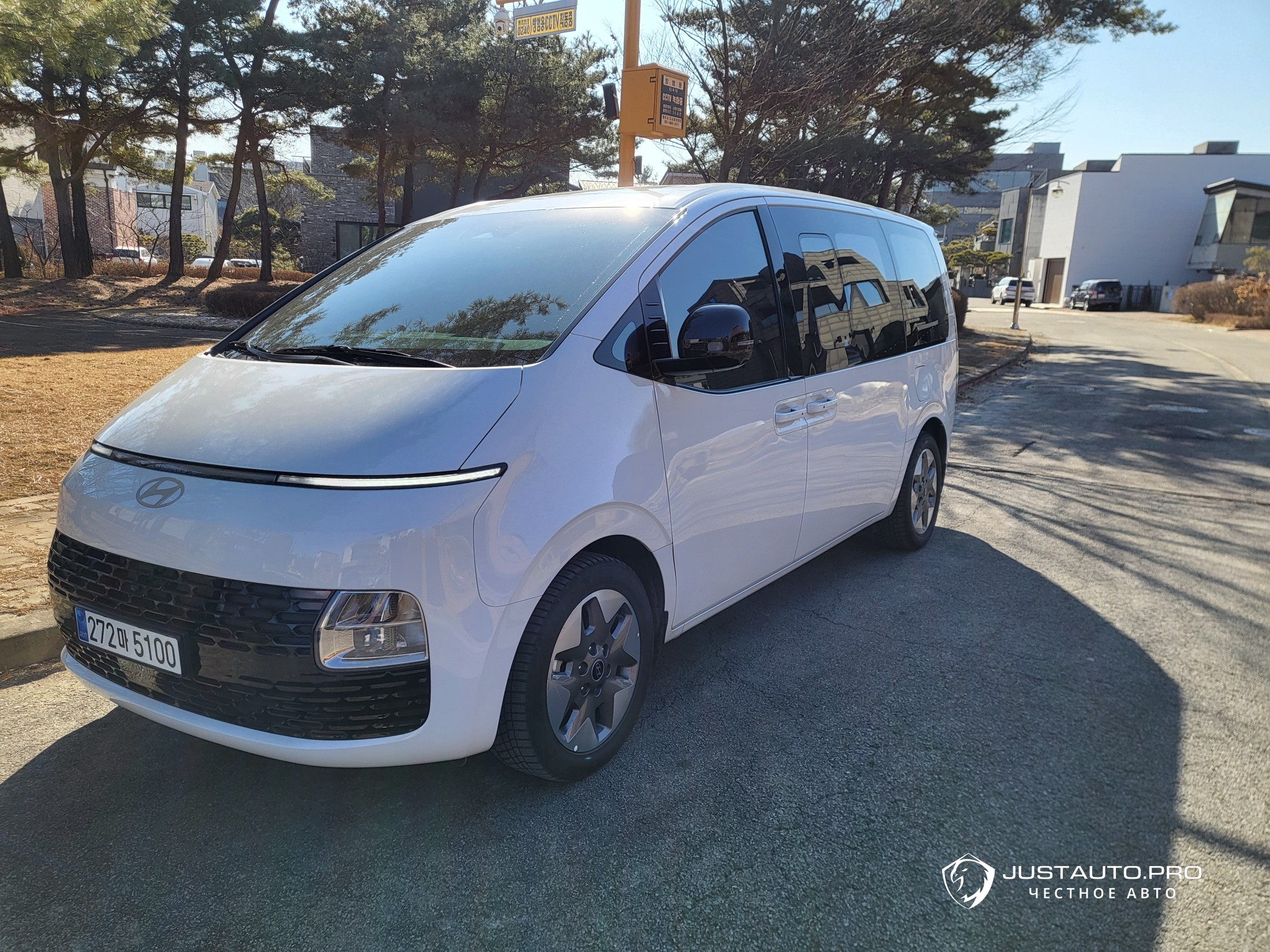 Автомобиль Hyundai Staria