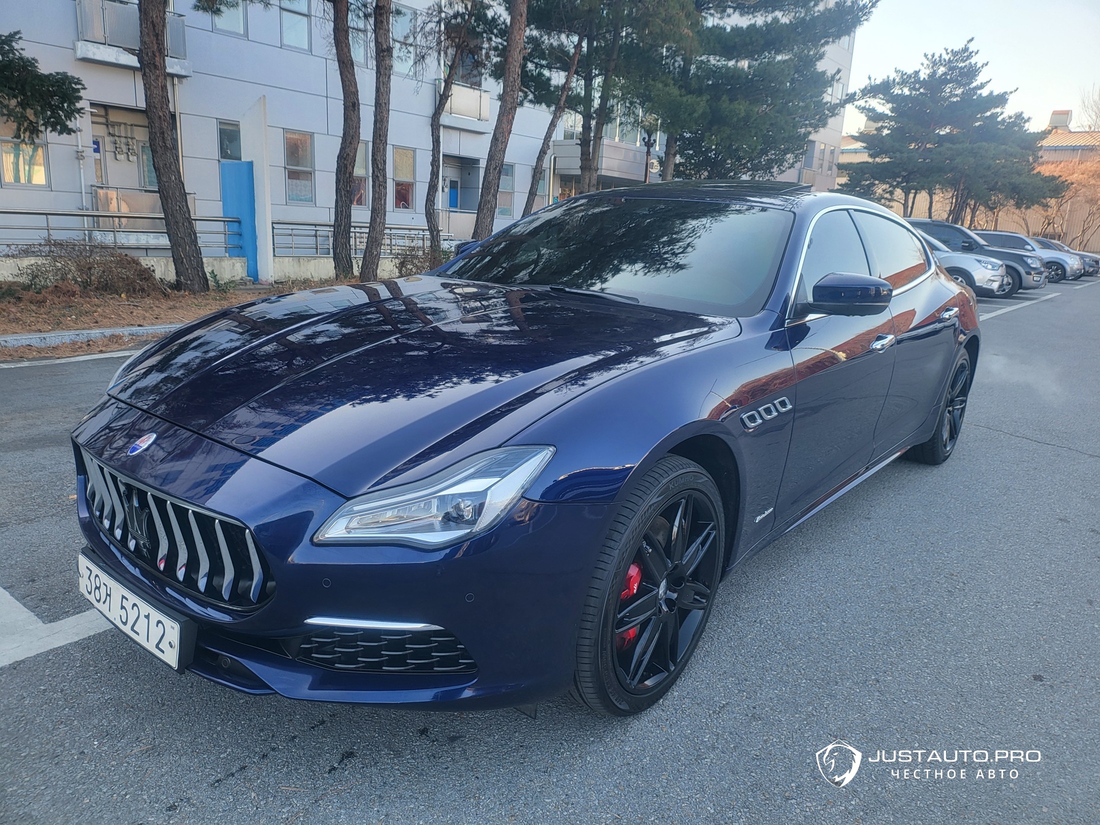 Автомобиль Maserati Quattroporte