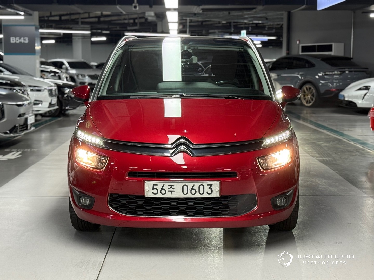 Автомобиль Citroen-DS C4 Picasso