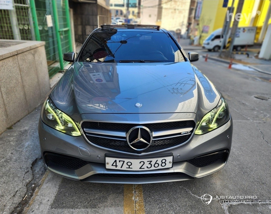 Автомобиль Mercedes-Benz E-Class