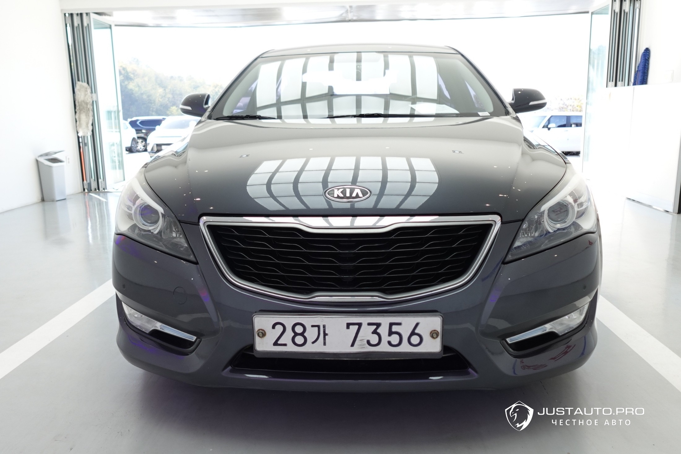 Автомобиль Kia K7
