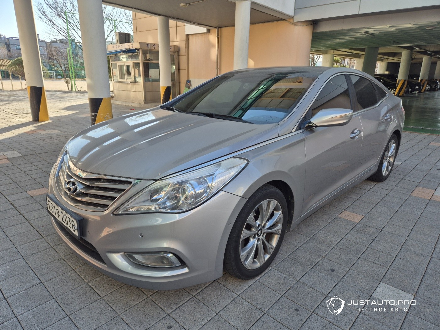 Автомобиль Hyundai Grandeur