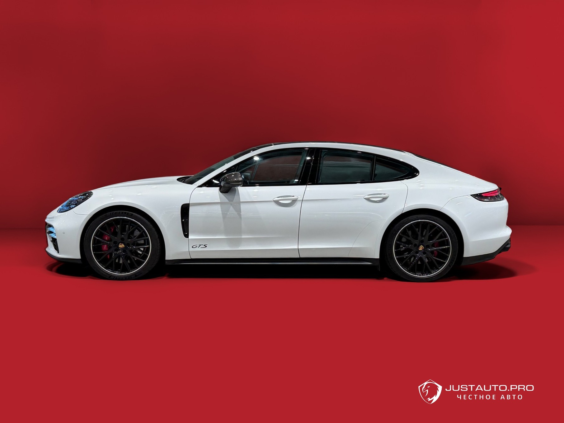 Автомобиль Porsche Panamera