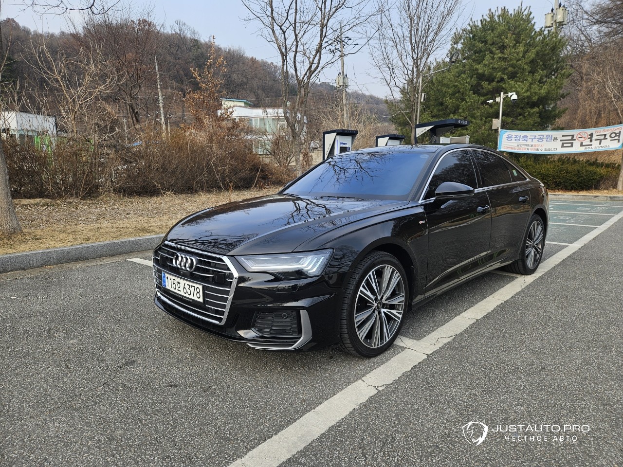 Автомобиль Audi A6
