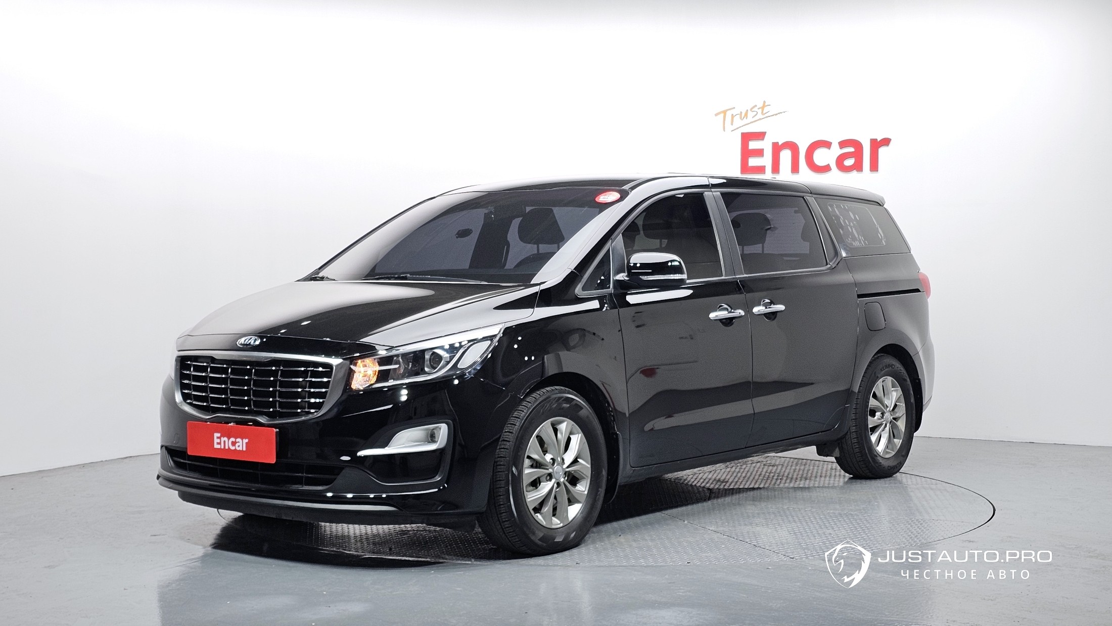 Автомобиль Kia Canival