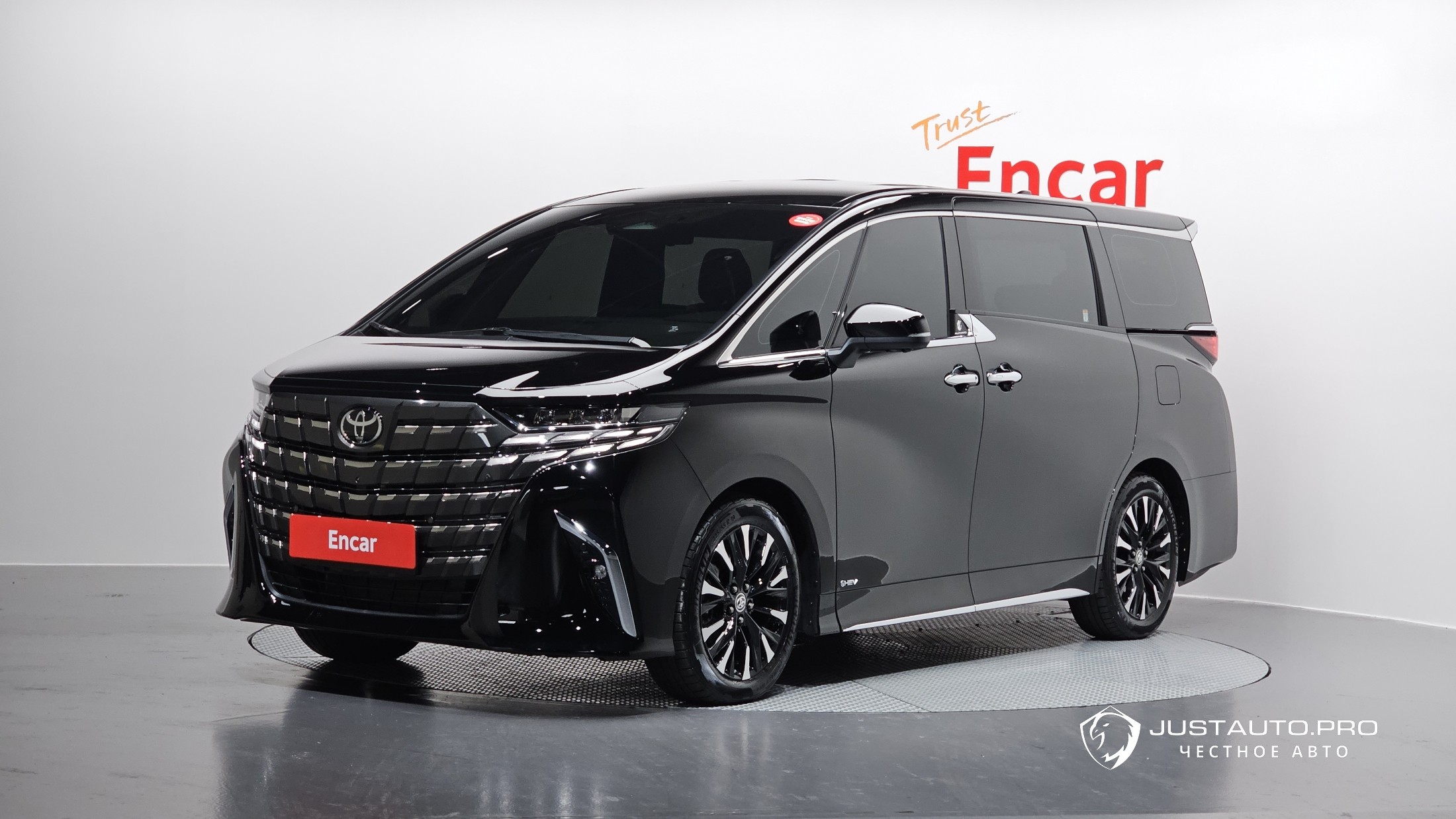Автомобиль Toyota Alphard