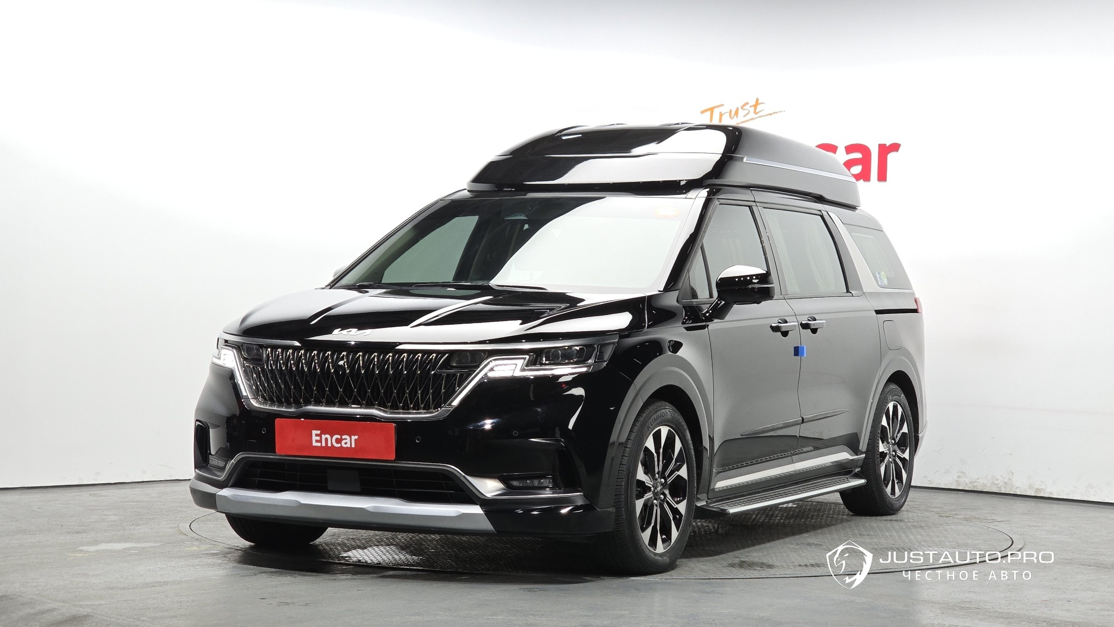 Автомобиль Kia Canival