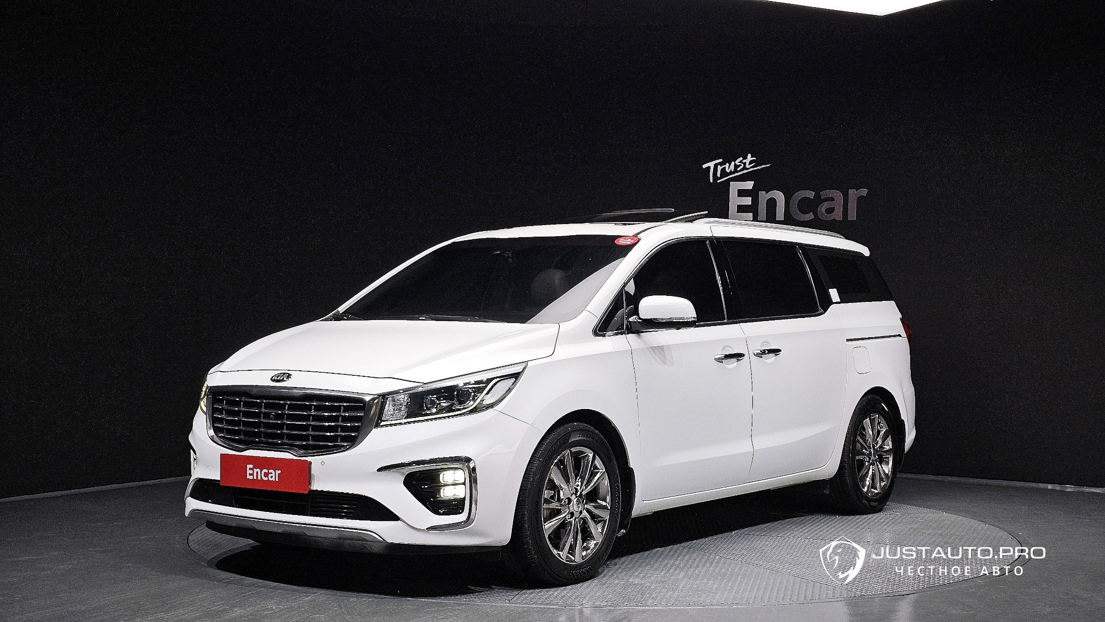 Автомобиль Kia Canival