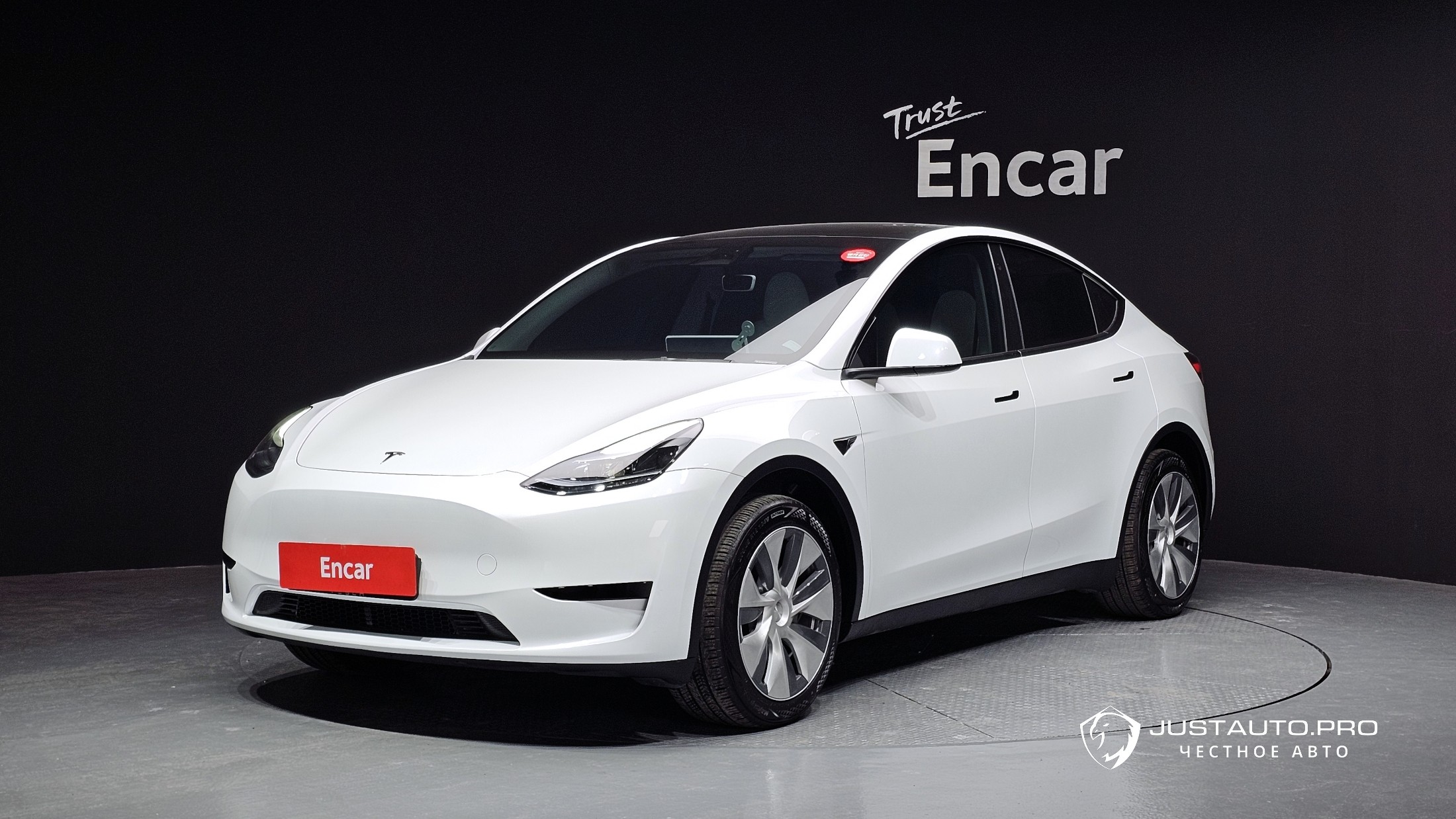 Автомобиль Tesla Model Y