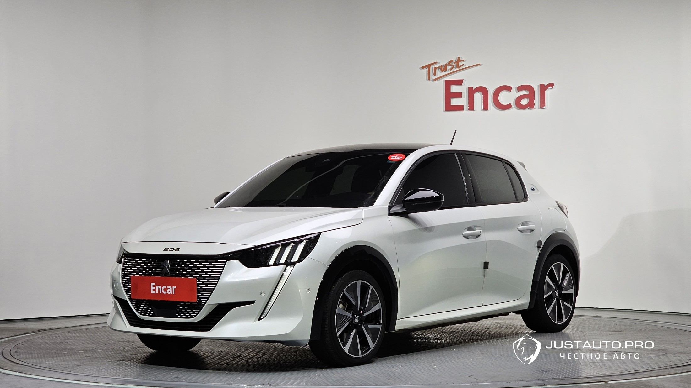 Автомобиль Peugeot 208