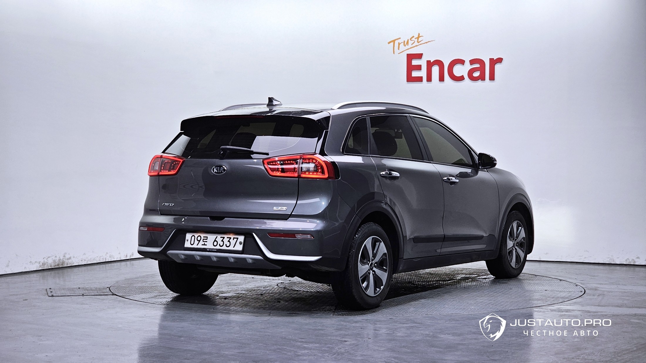 Автомобиль Kia Niro