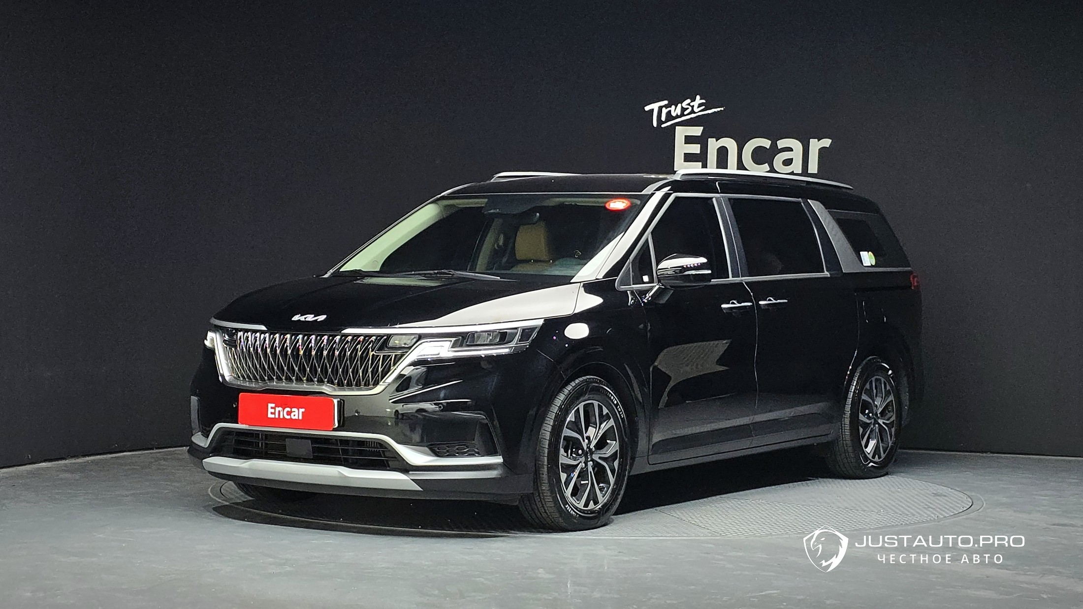 Автомобиль Kia Canival