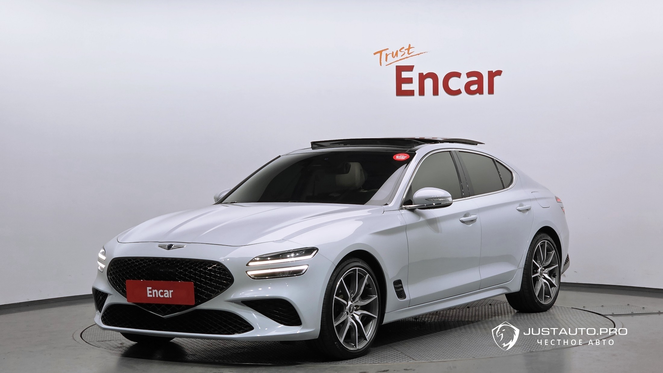 Автомобиль Genesis G70