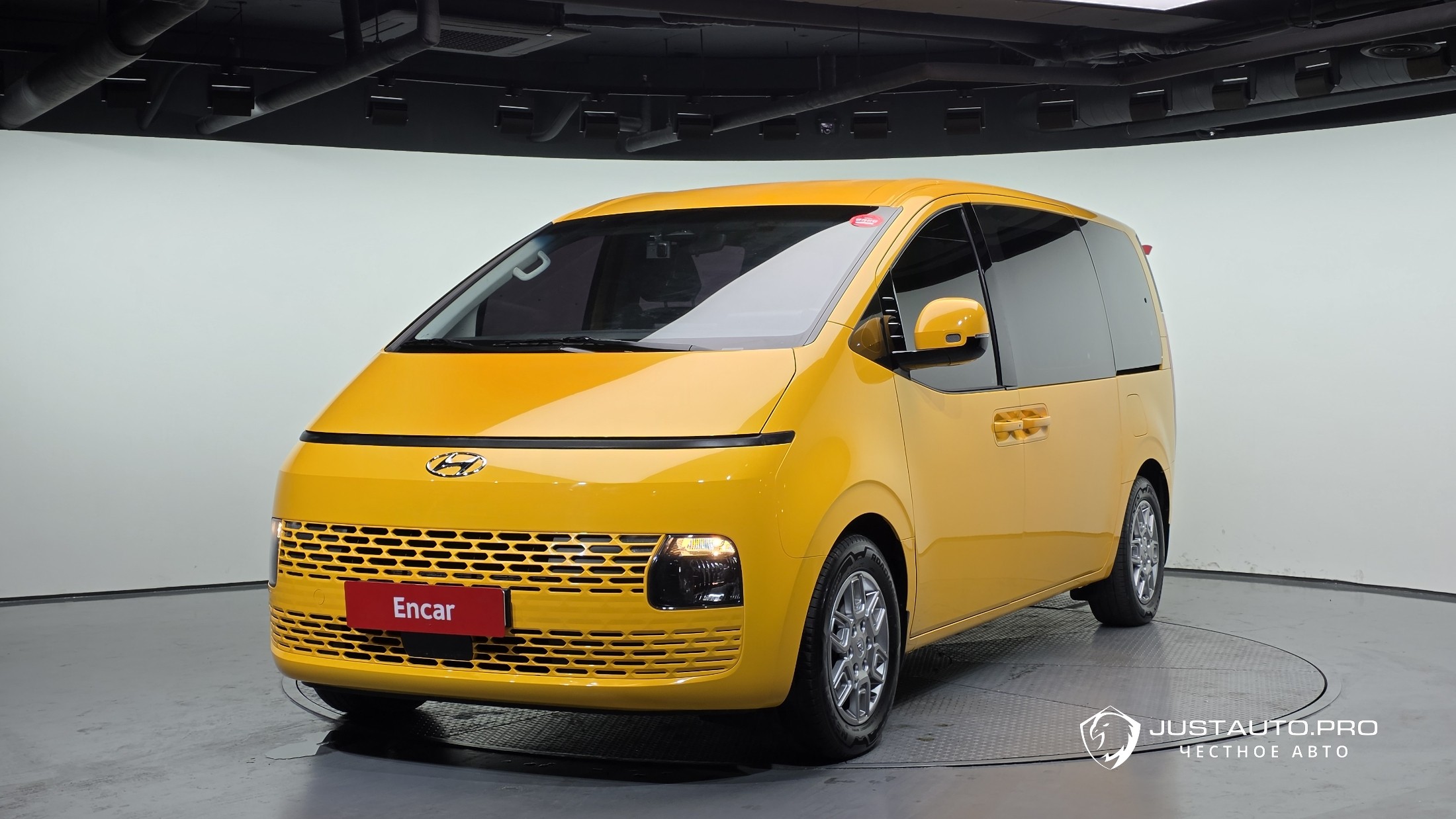 Автомобиль Hyundai Staria