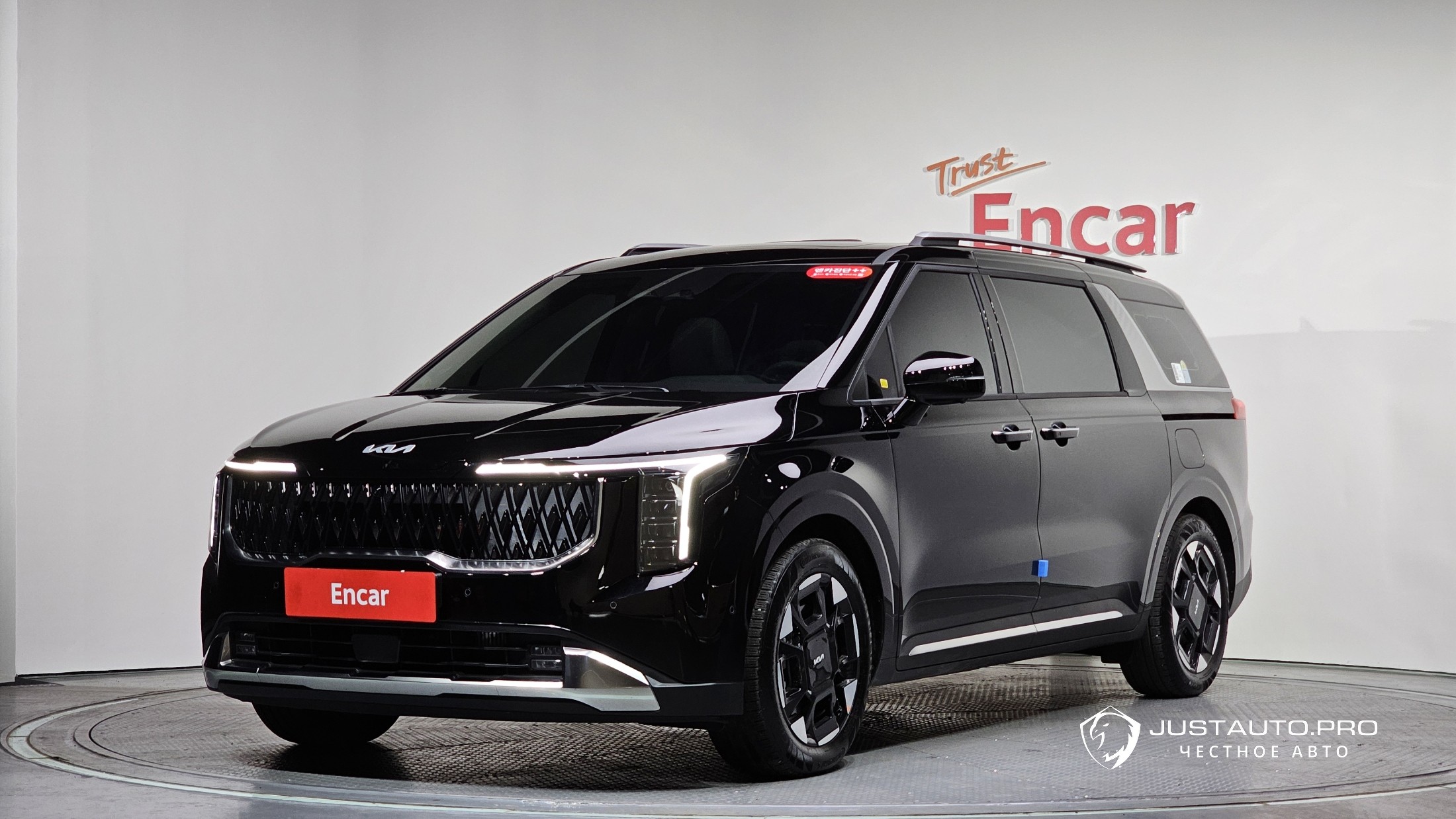 Автомобиль Kia Canival