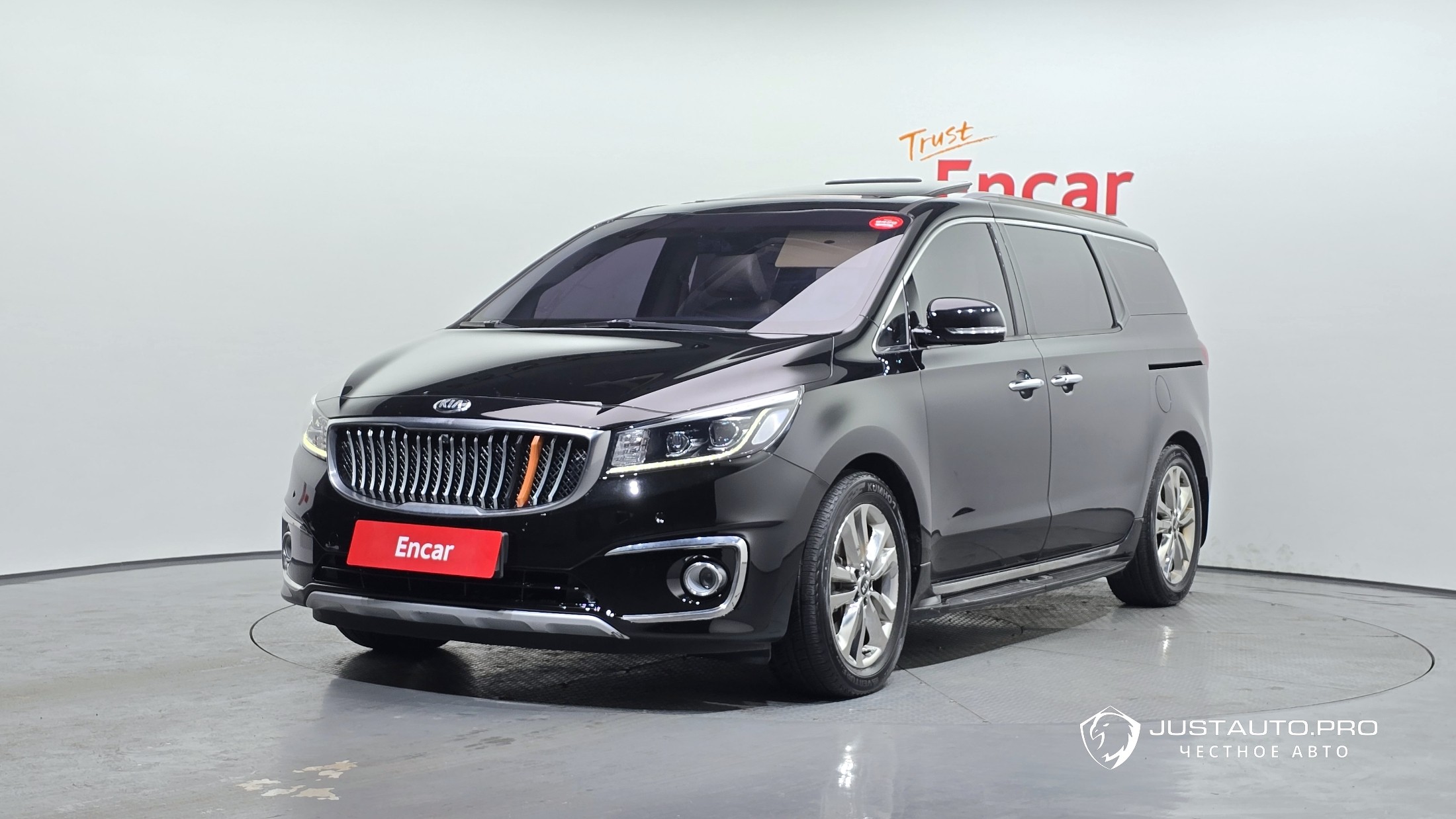 Автомобиль Kia Canival