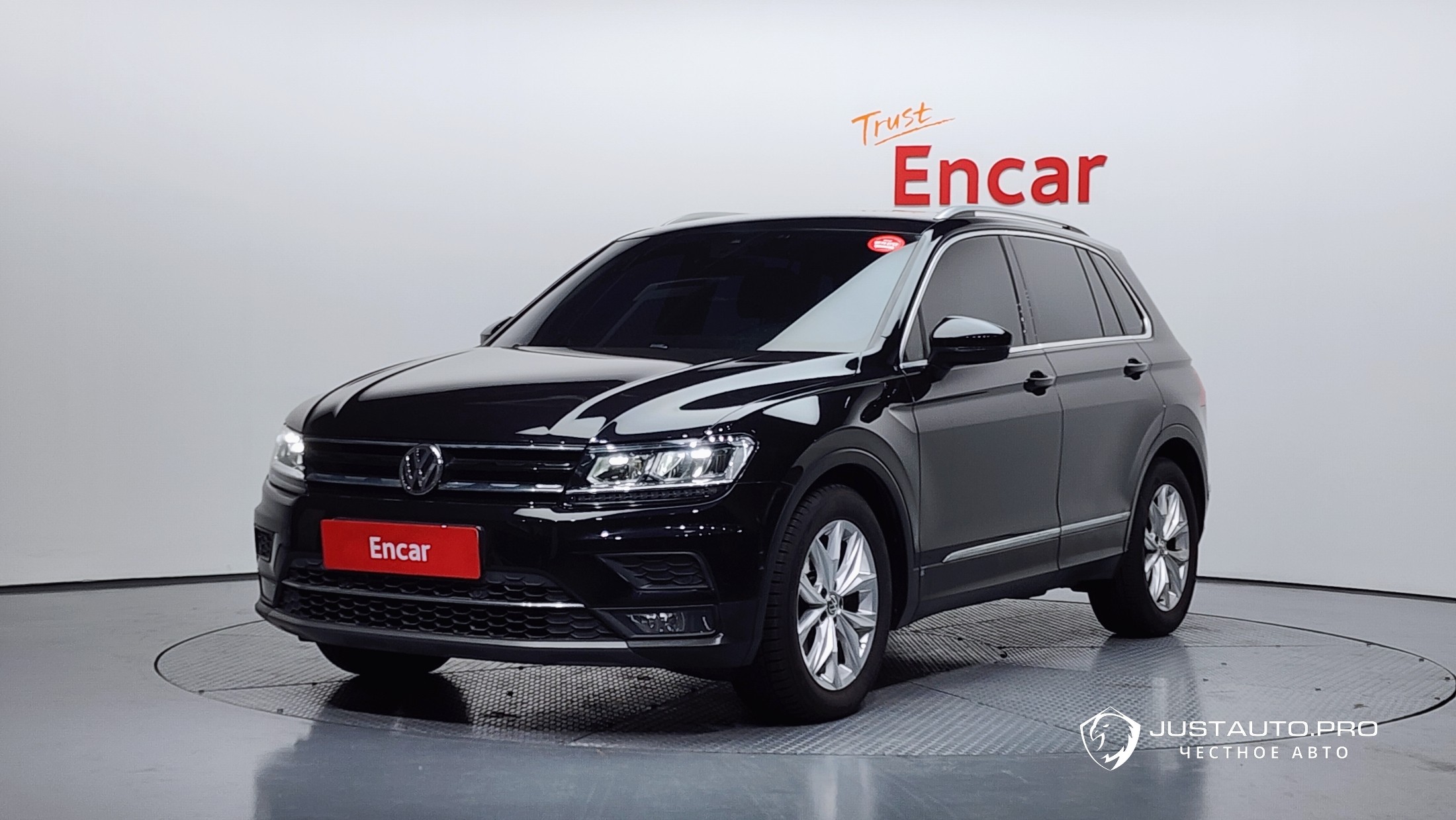 Автомобиль Volkswagen Tiguan