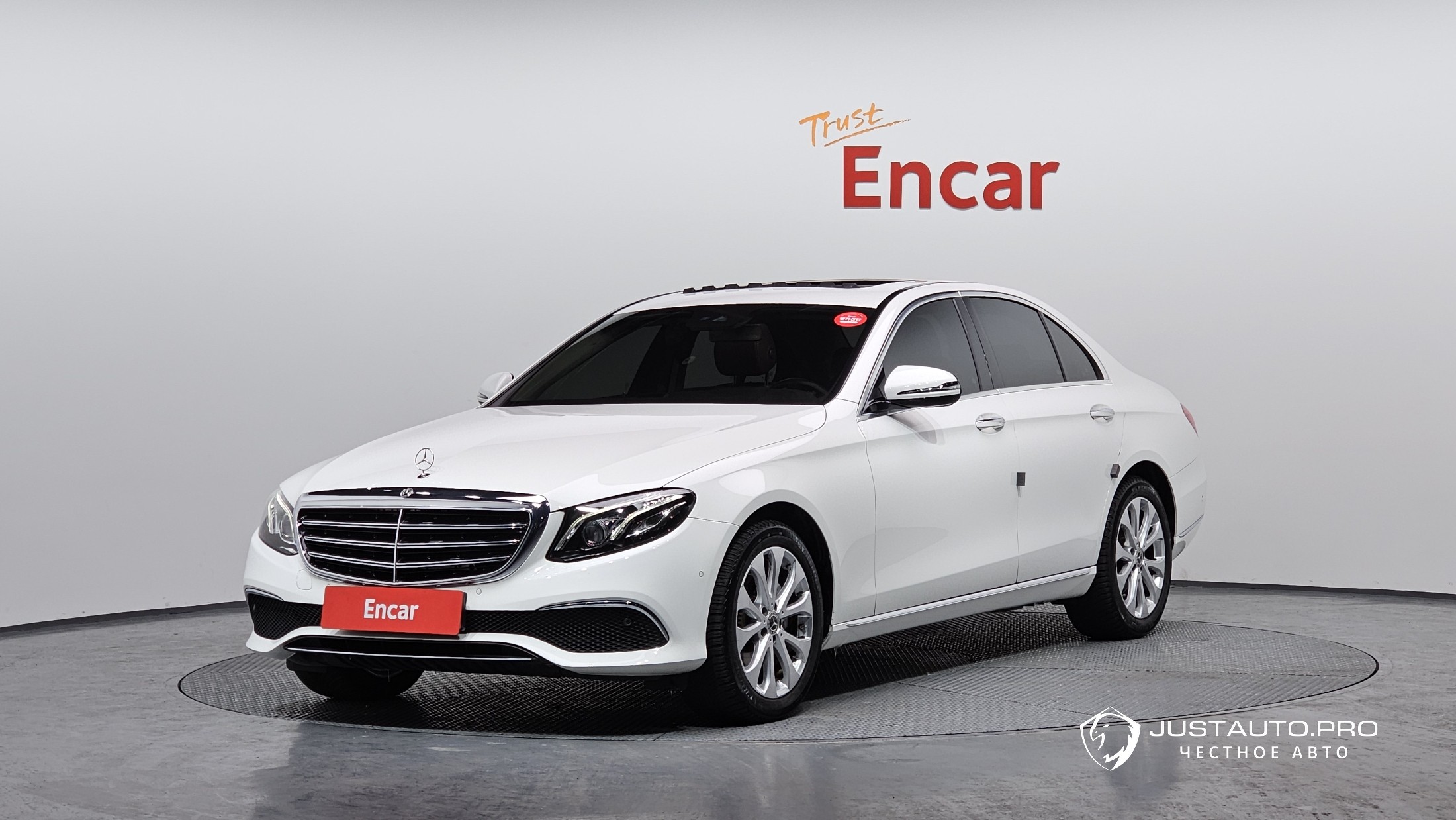 Автомобиль Mercedes-Benz E-Class