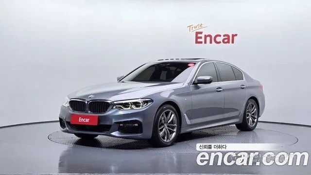 Автомобиль BMW 5-Series
