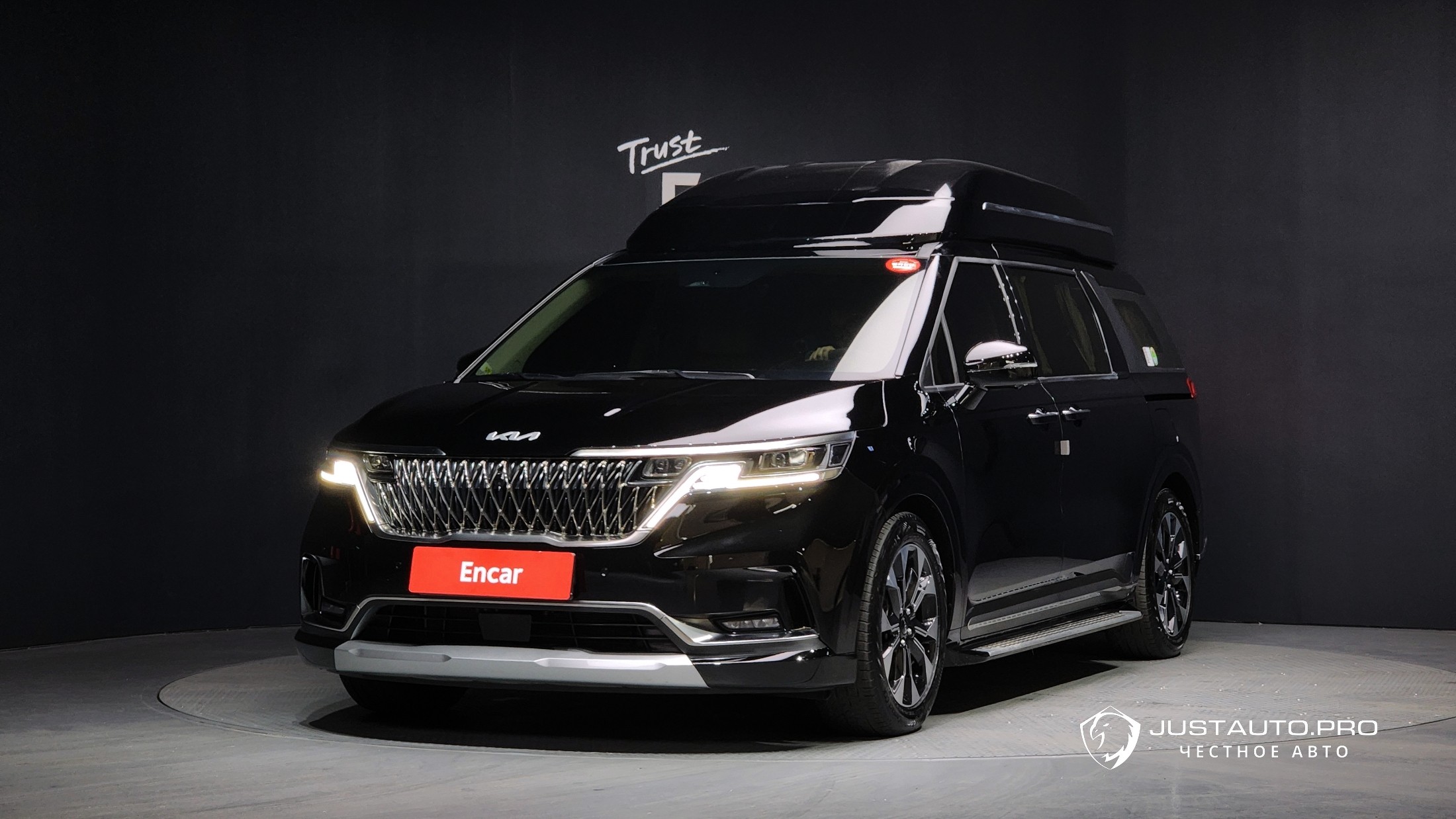 Автомобиль Kia Canival