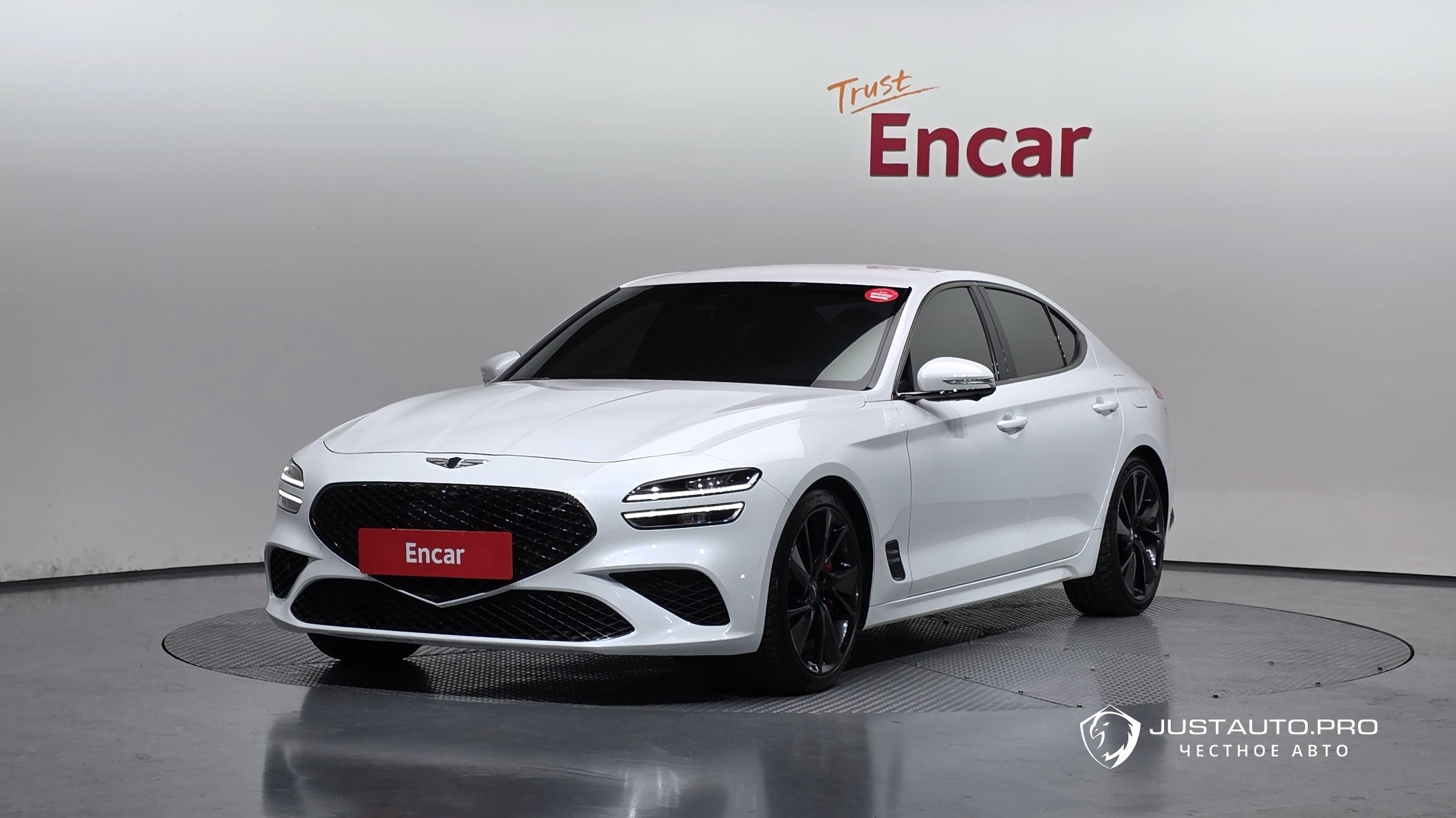 Автомобиль Genesis G70