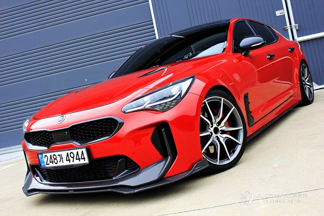 Автомобиль Kia Stinger