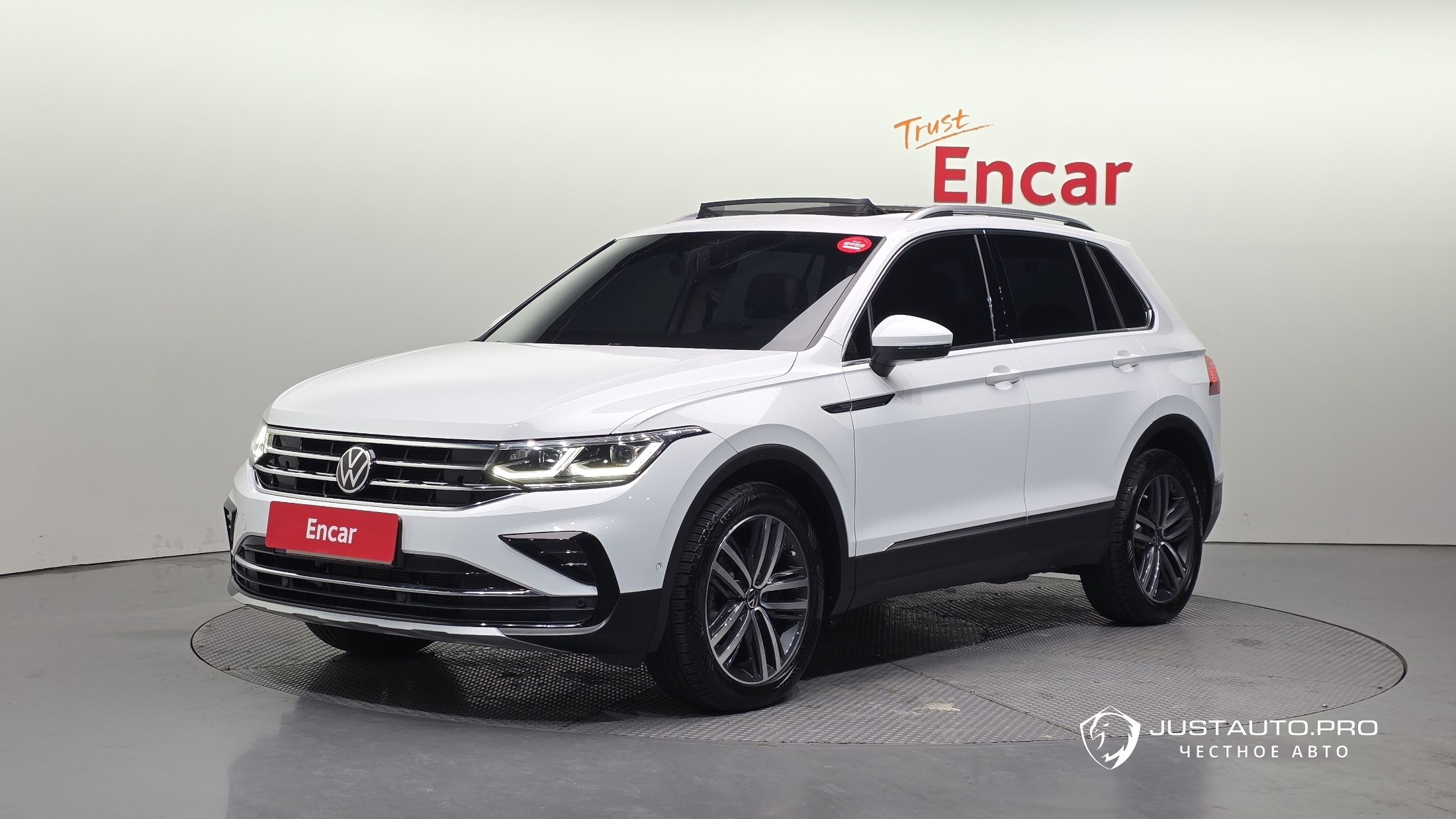 Автомобиль Volkswagen Tiguan