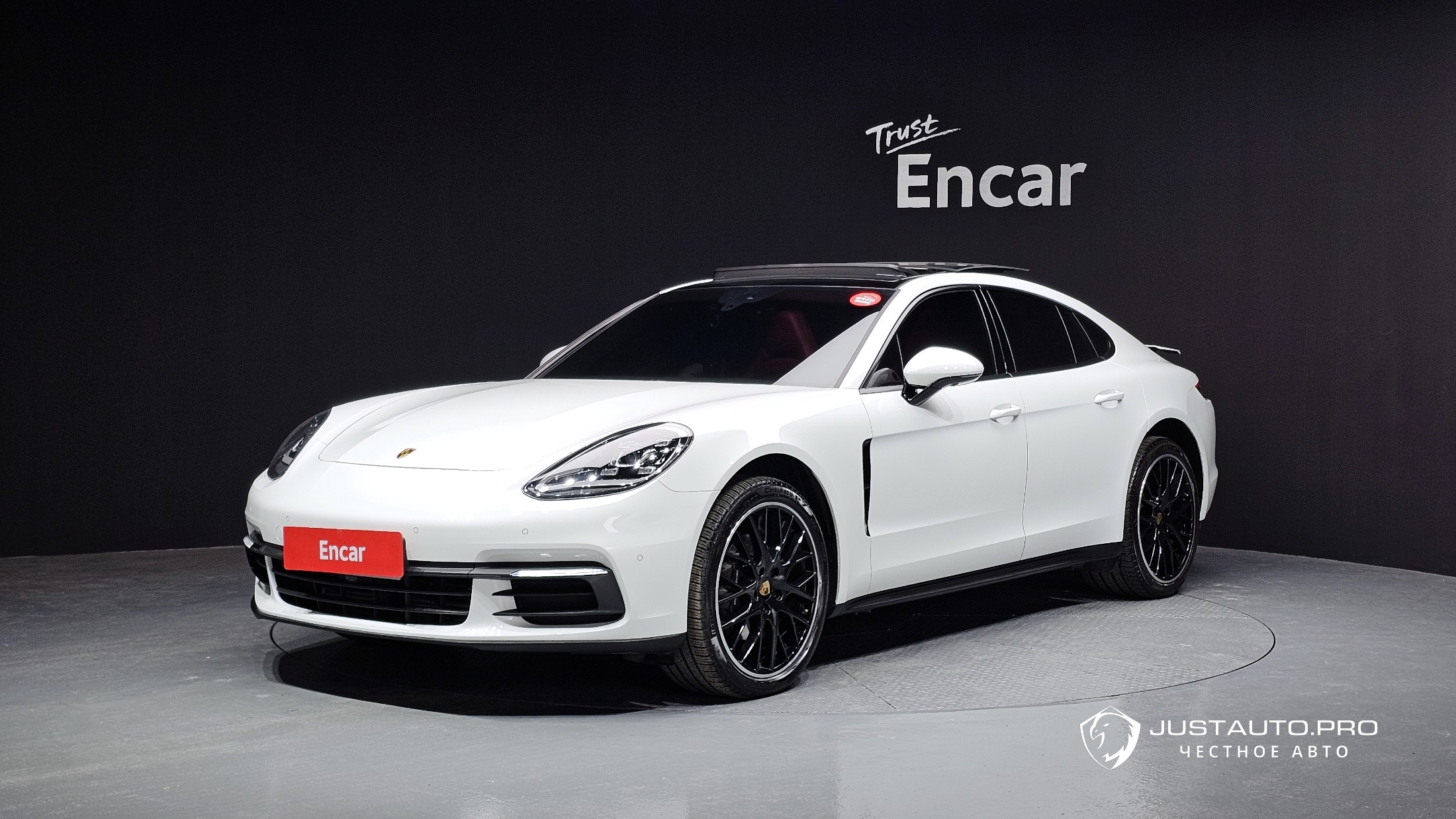 Автомобиль Porsche Panamera