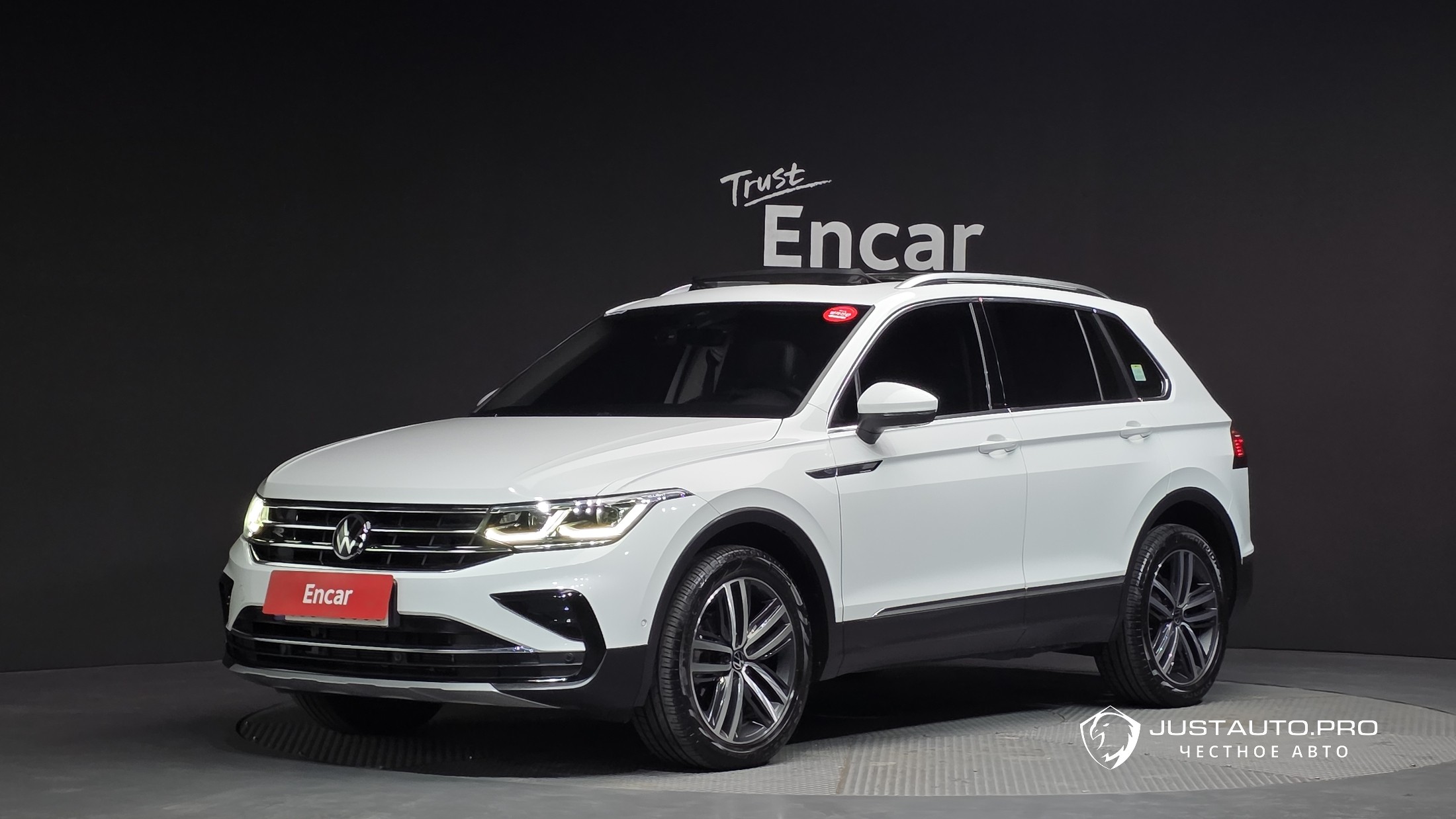 Автомобиль Volkswagen Tiguan