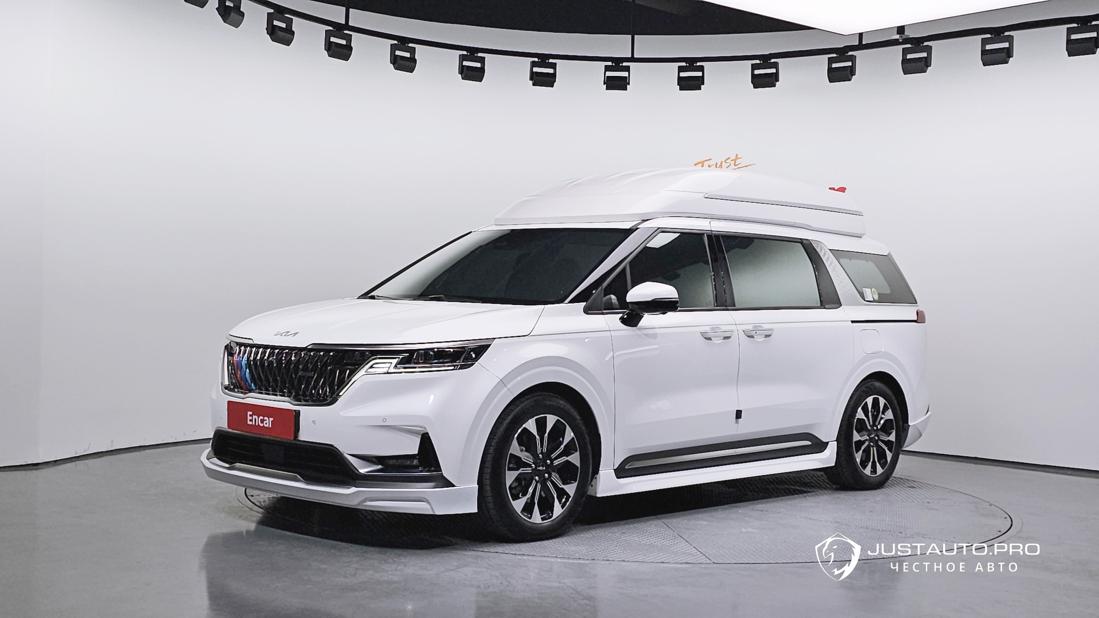 Автомобиль Kia Canival